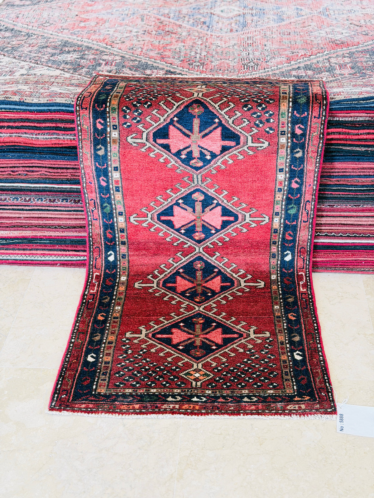 Small Vintage Red Rug – 5' 2" x 2' 8" (157 x 82 cm)