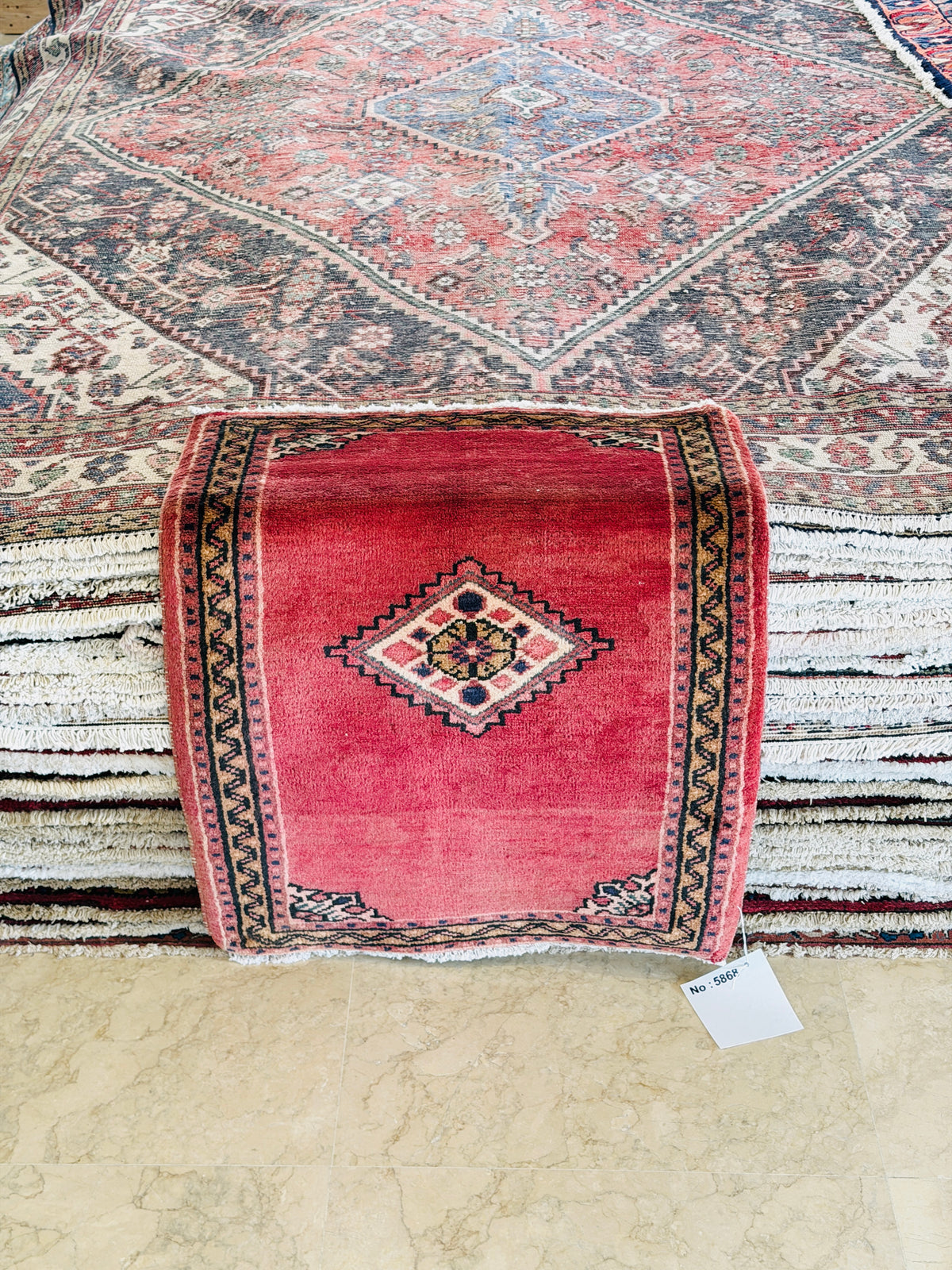 Small Vintage Red Rug – 2' 11" x 2' 2" (88 x 67 cm)