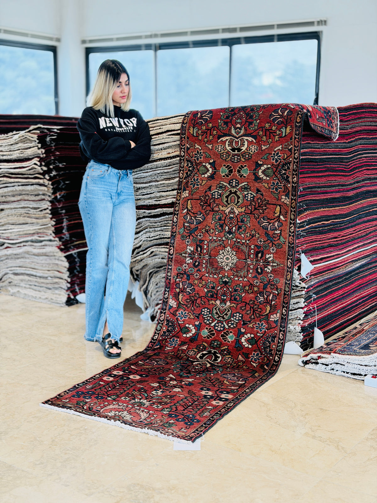 Vintage Red Geometric Runner Rug – 9' 9" x 2' 8" (298 x 81 cm)