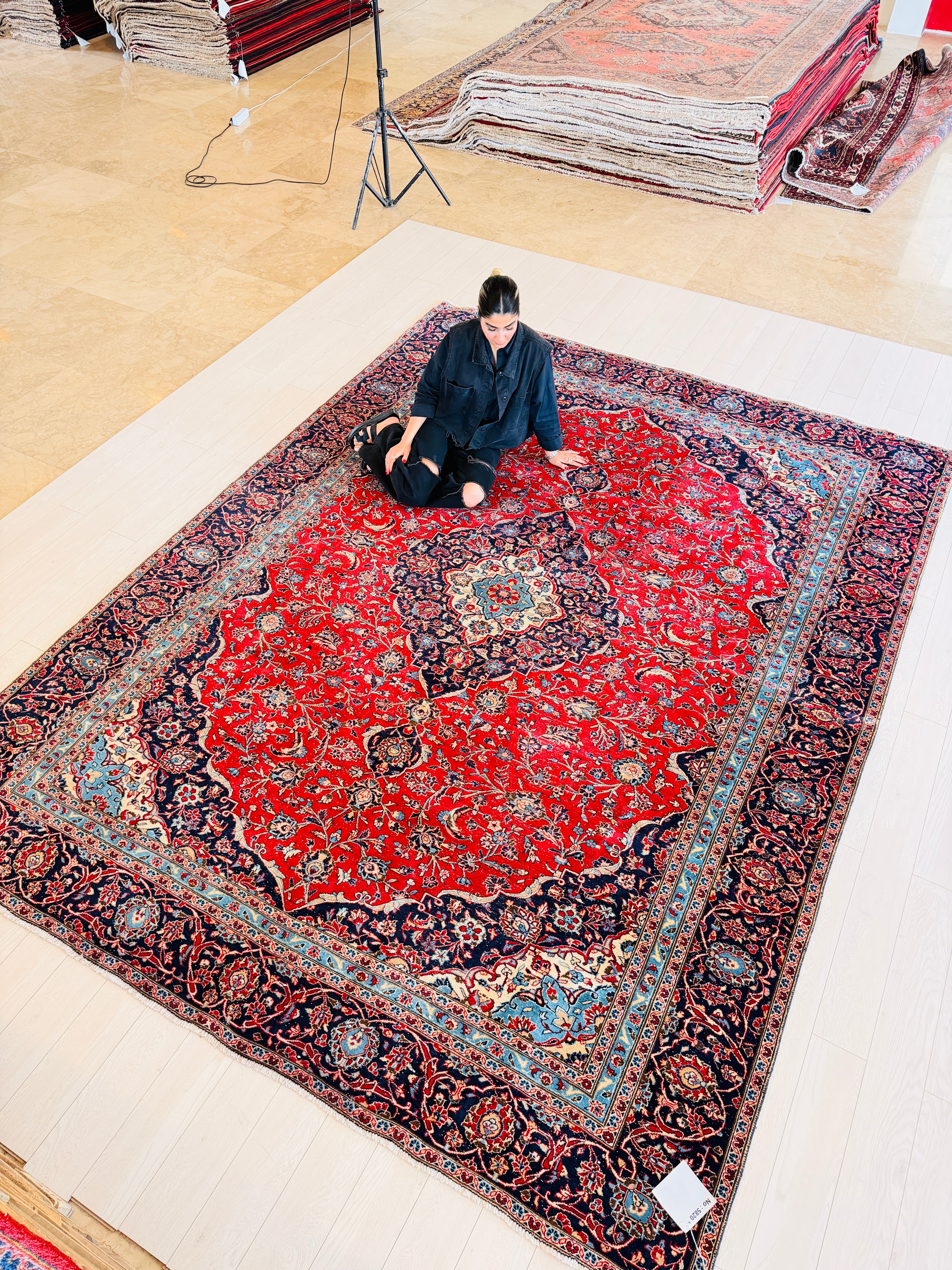 Vintage Red Floral Rug – 11' 10" x 9' 0" (360 x 274 cm)