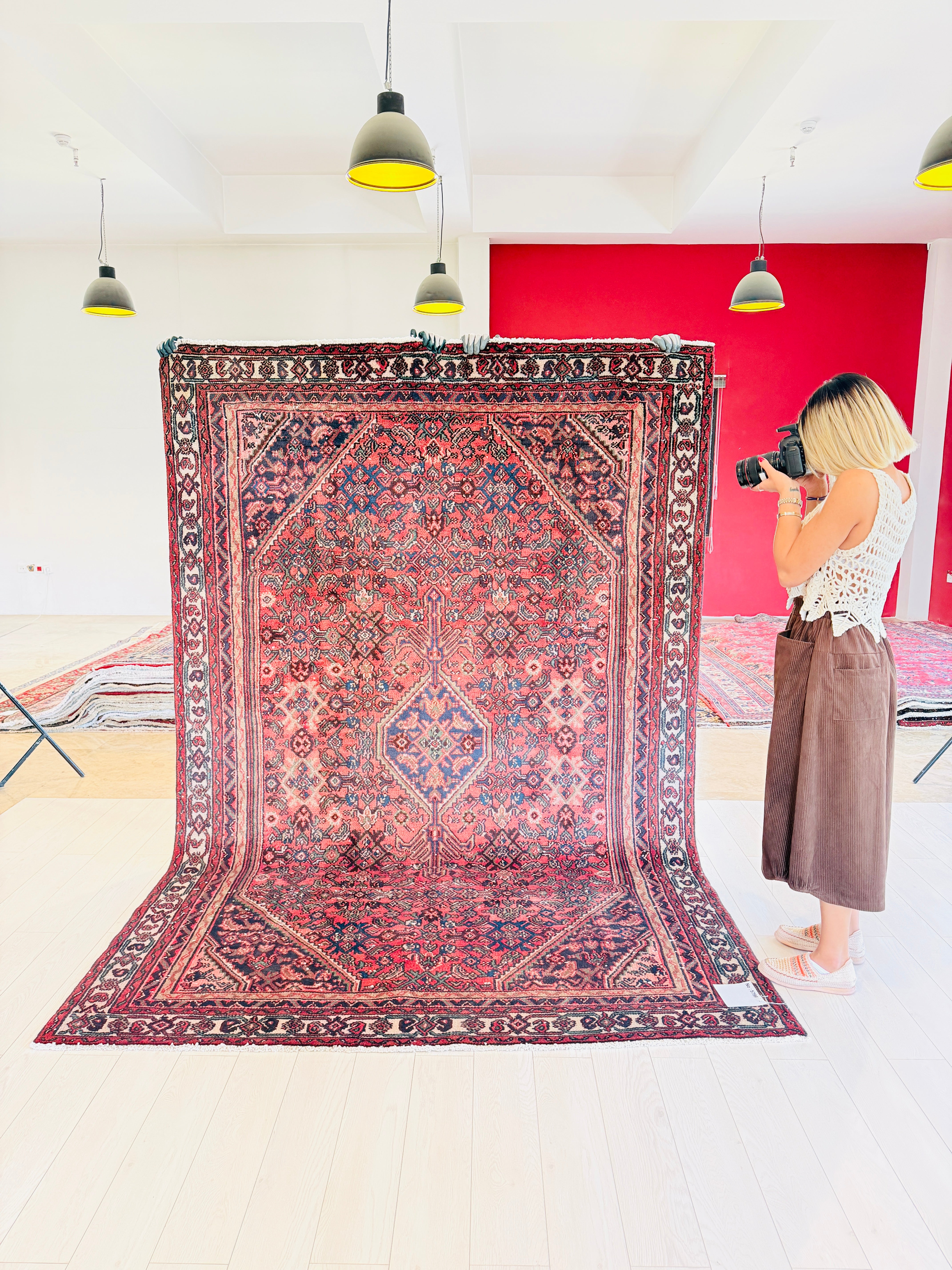 Vintage Red Geometric Rug – 9' 8" x 6' 4" (294 x 193 cm)