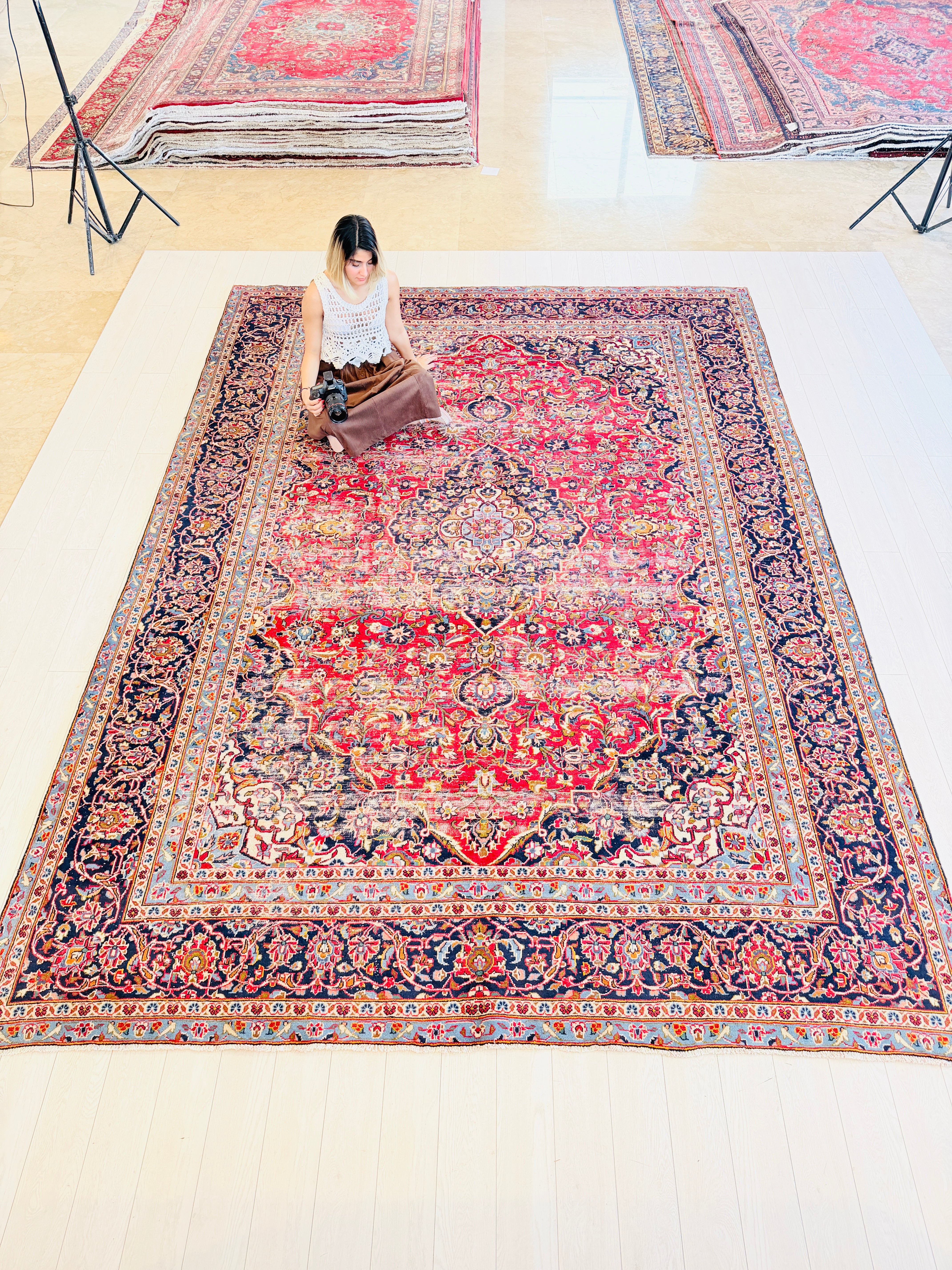 Vintage Red Floral Rug – 12' 8" x 9' 1" (387 x 278 cm)