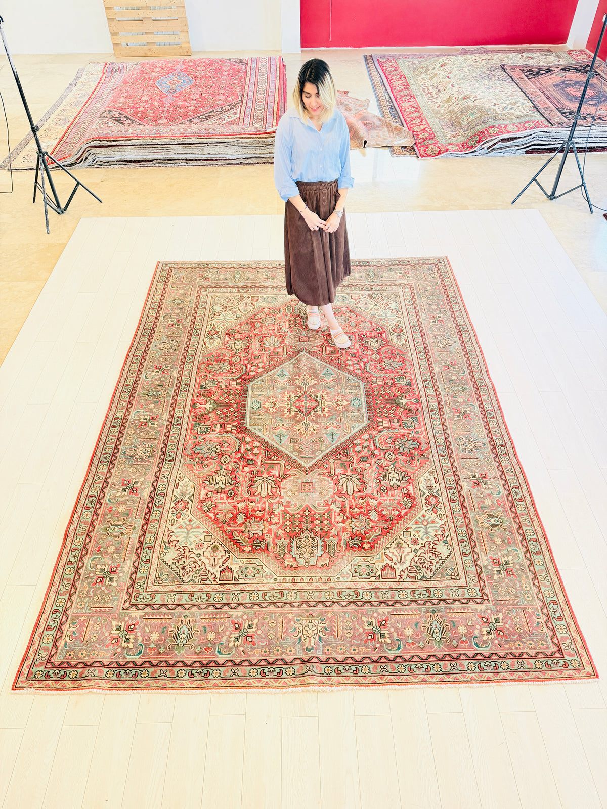 Collectible Vintage Red Floral Rug – 10' 11" x 7' 11" (333 x 241 cm)