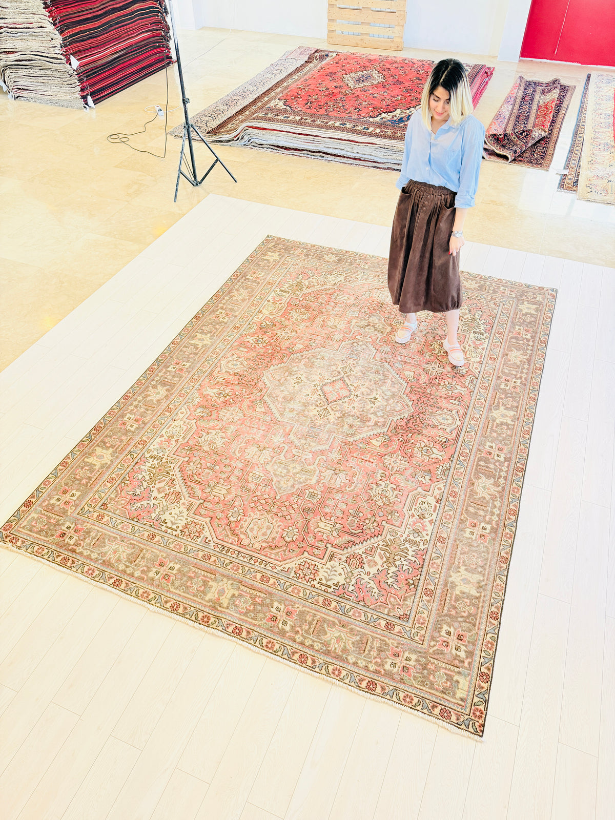Vintage Faded red Floral Rug – 10' 7" x 7' 9" (323 x 236 cm)