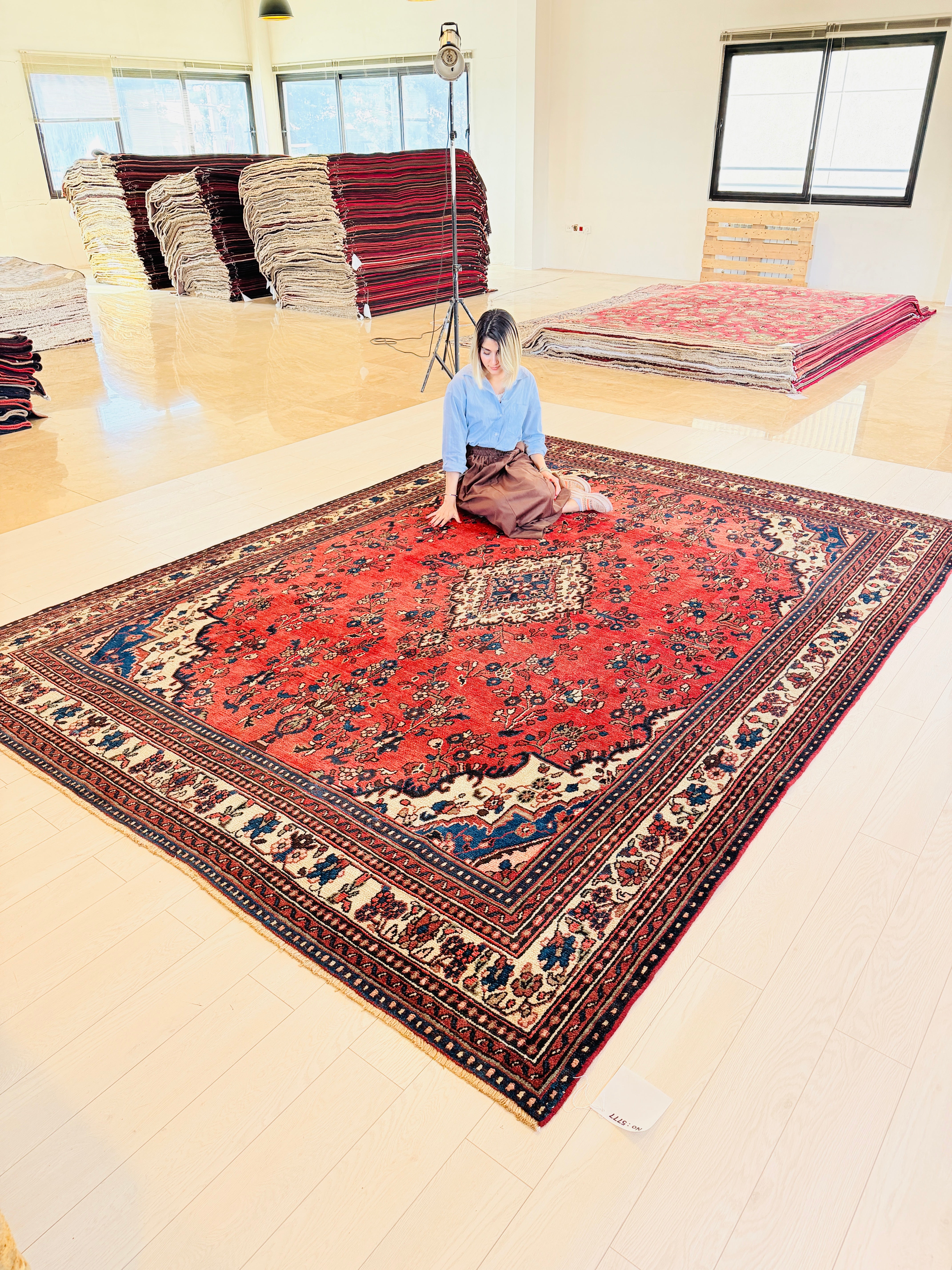 Vintage Red and beige Floral Rug – 11' 5" x 8' 5" (347 x 257 cm)