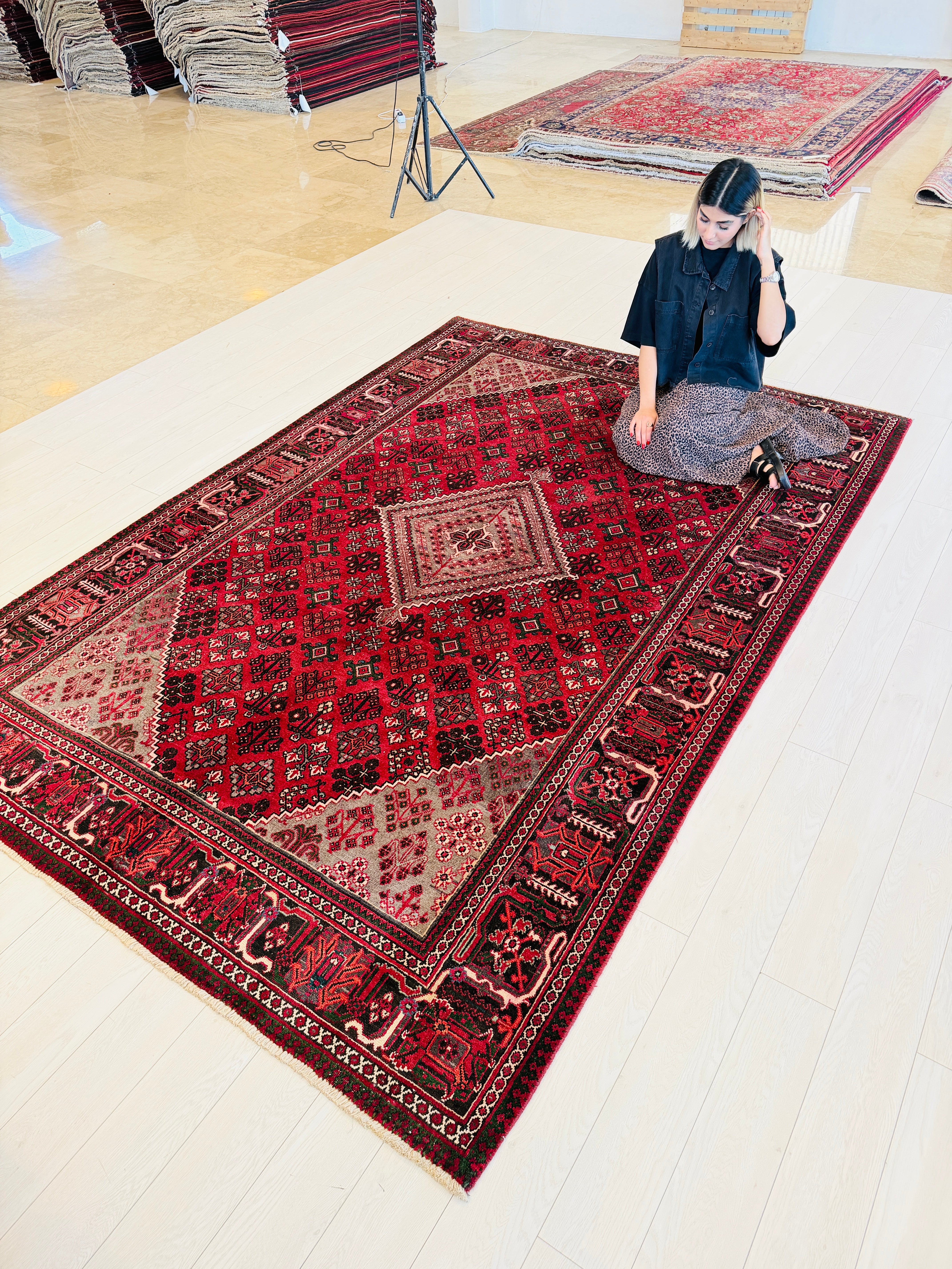 Vintage Red and navy Geometric Rug – 9' 7" x 6' 7" (293 x 201 cm)