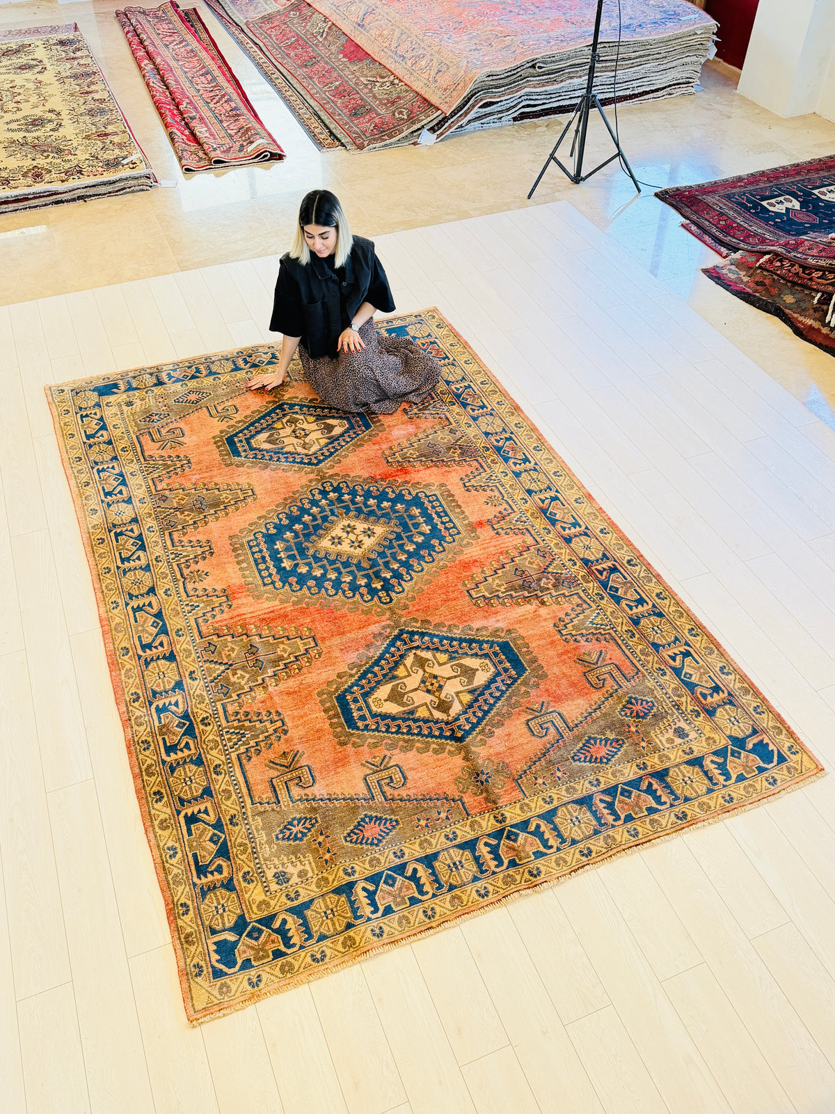 Collectible Vintage Faded orange-red and navy Geometric Rug – 9' 11" x 6' 7" (302 x 200 cm)