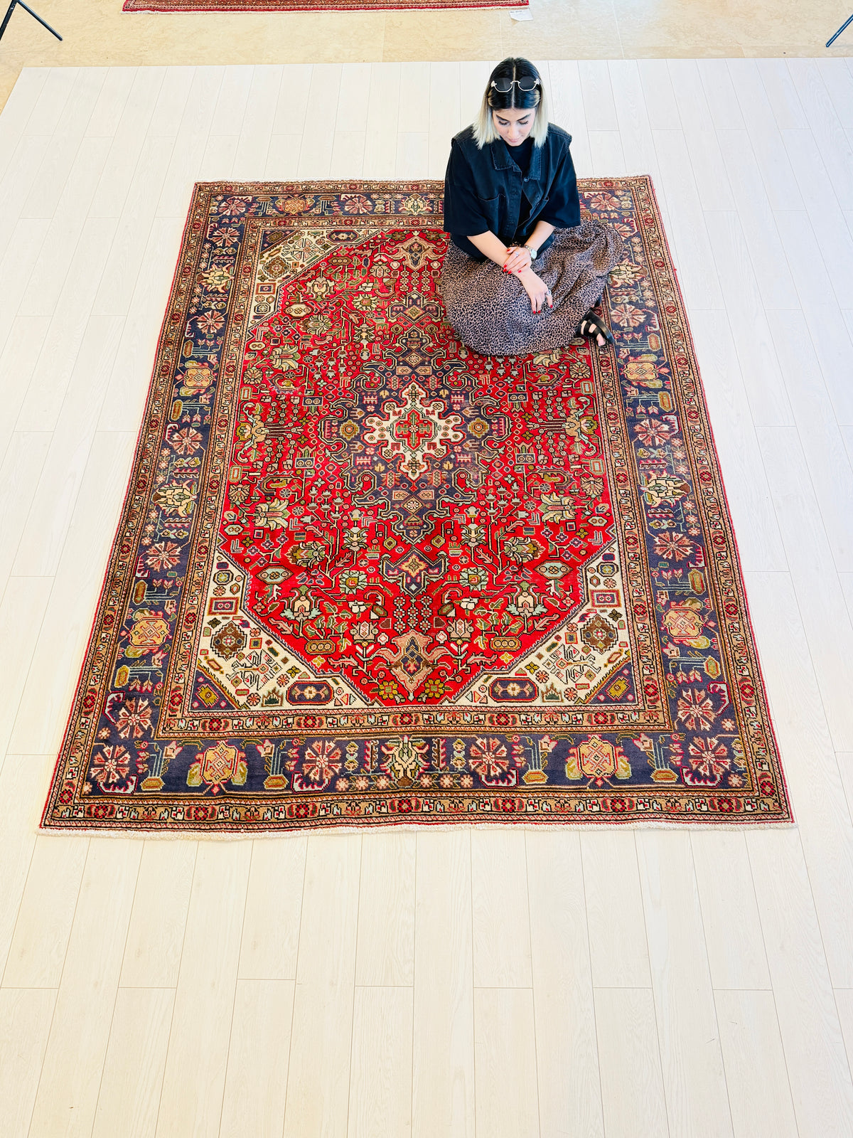 Vintage Red and navy Geometric Rug – 9' 5" x 6' 7" (286 x 201 cm)