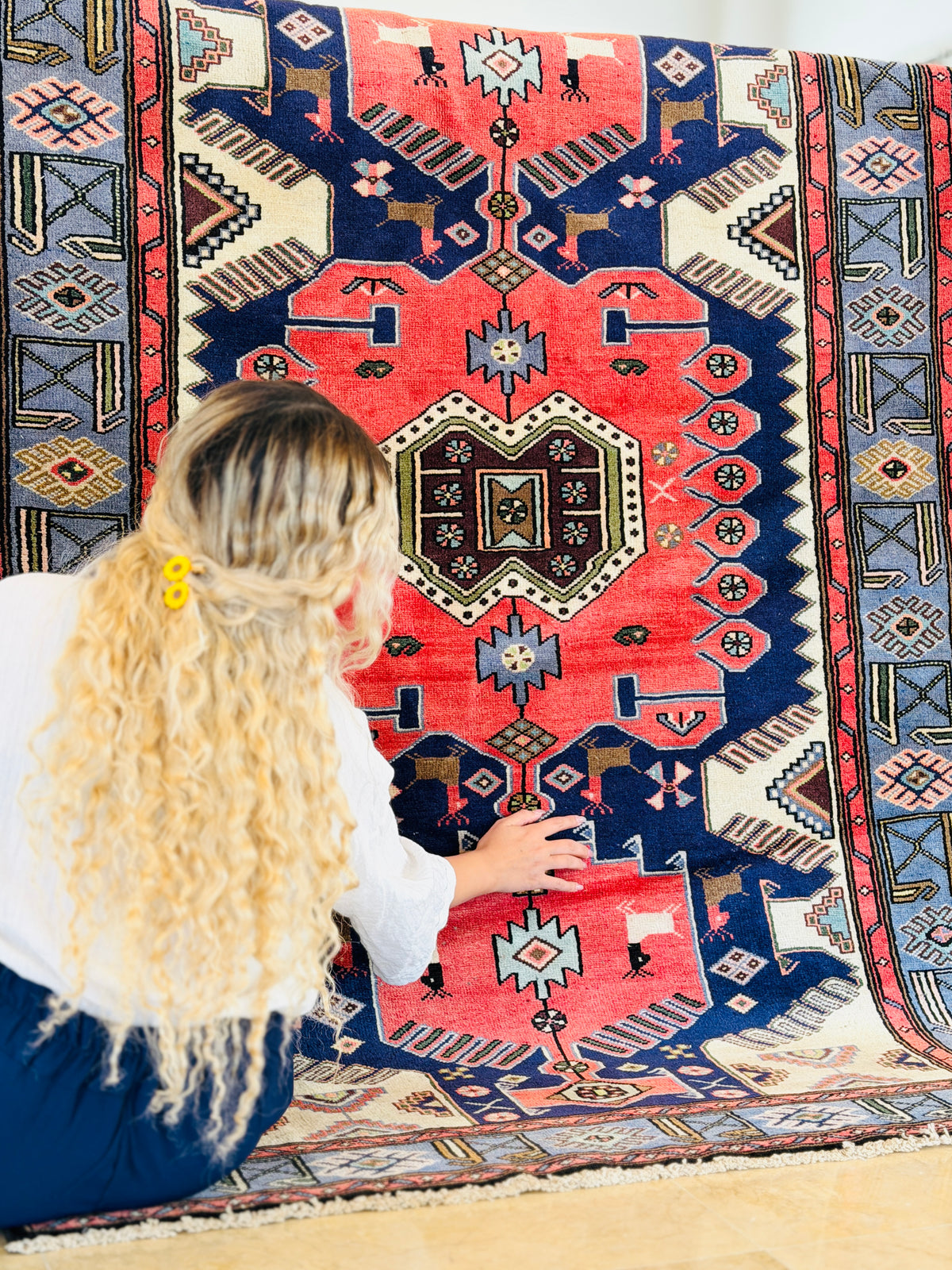 Collectible Vintage Coral, Navy Blue Geometric Medallion Area Rug – 6' 9" x 4' 5" (205 x 135 cm)