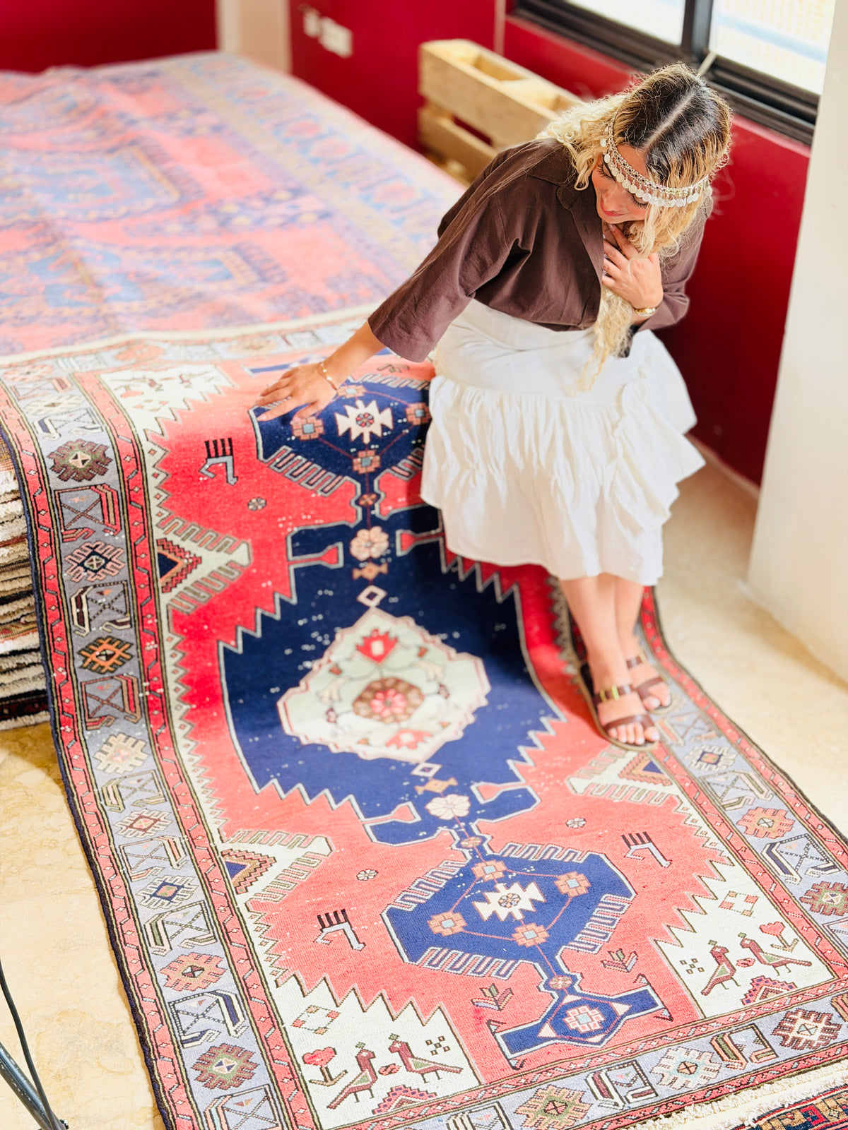 Collectible Vintage Coral, Navy Blue Triple Medallion Area Rug – 7' 0" x 4' 2" (213 x 127 cm)
