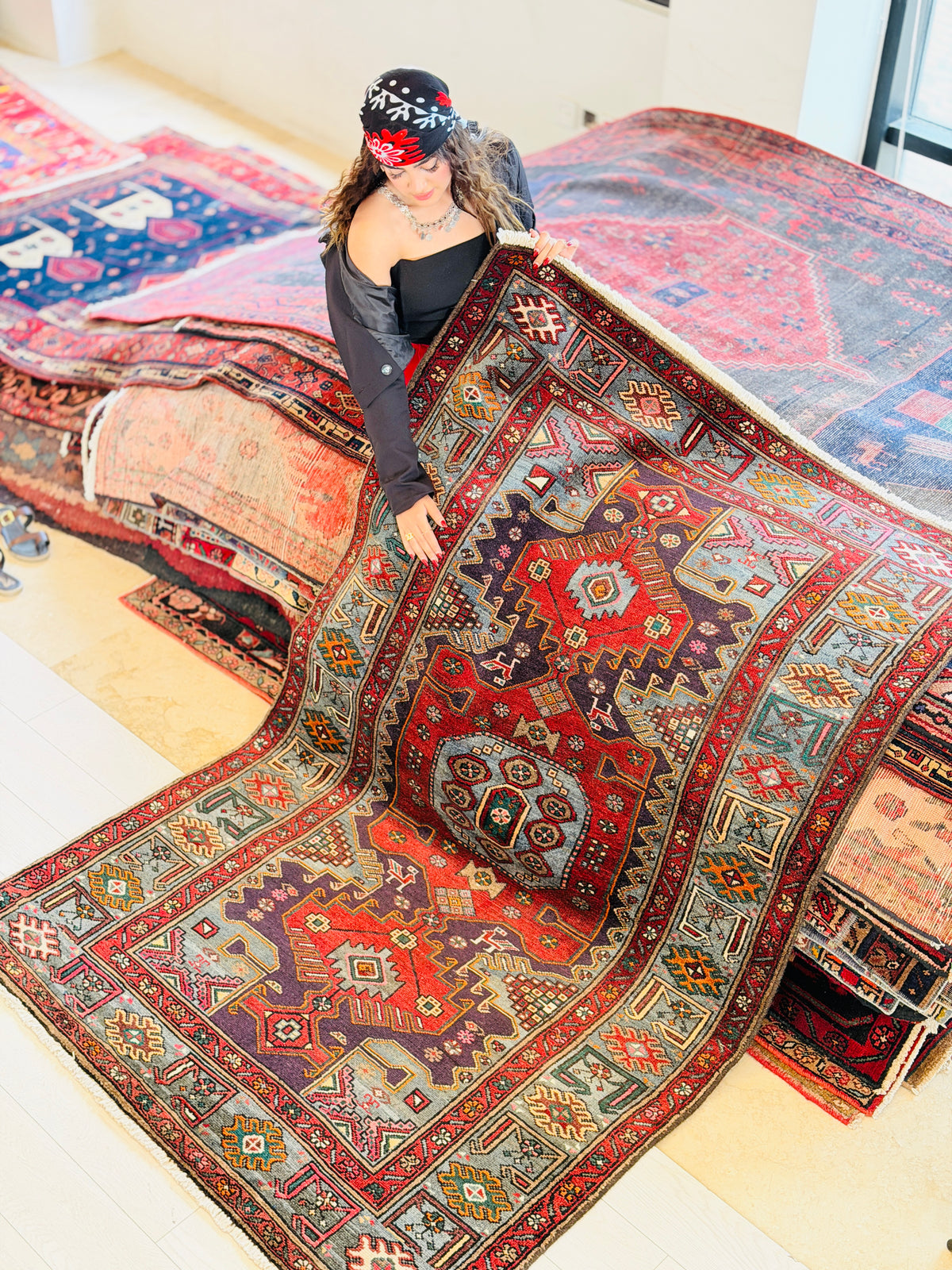 Collectible Vintage Red, Deep Navy Blue Triple Medallion Area Rug – 6' 8" x 4' 3" (204 x 130 cm)