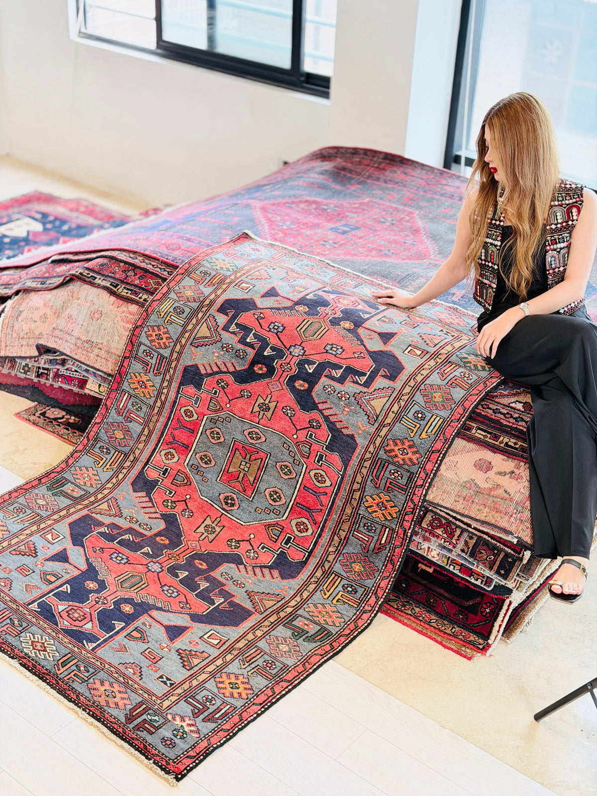 Collectible Vintage Red, navy blue, turquoise blue Geometric Hand-Knotted Area Rug – 6' 7" x 4' 6" (201 x 138 cm)