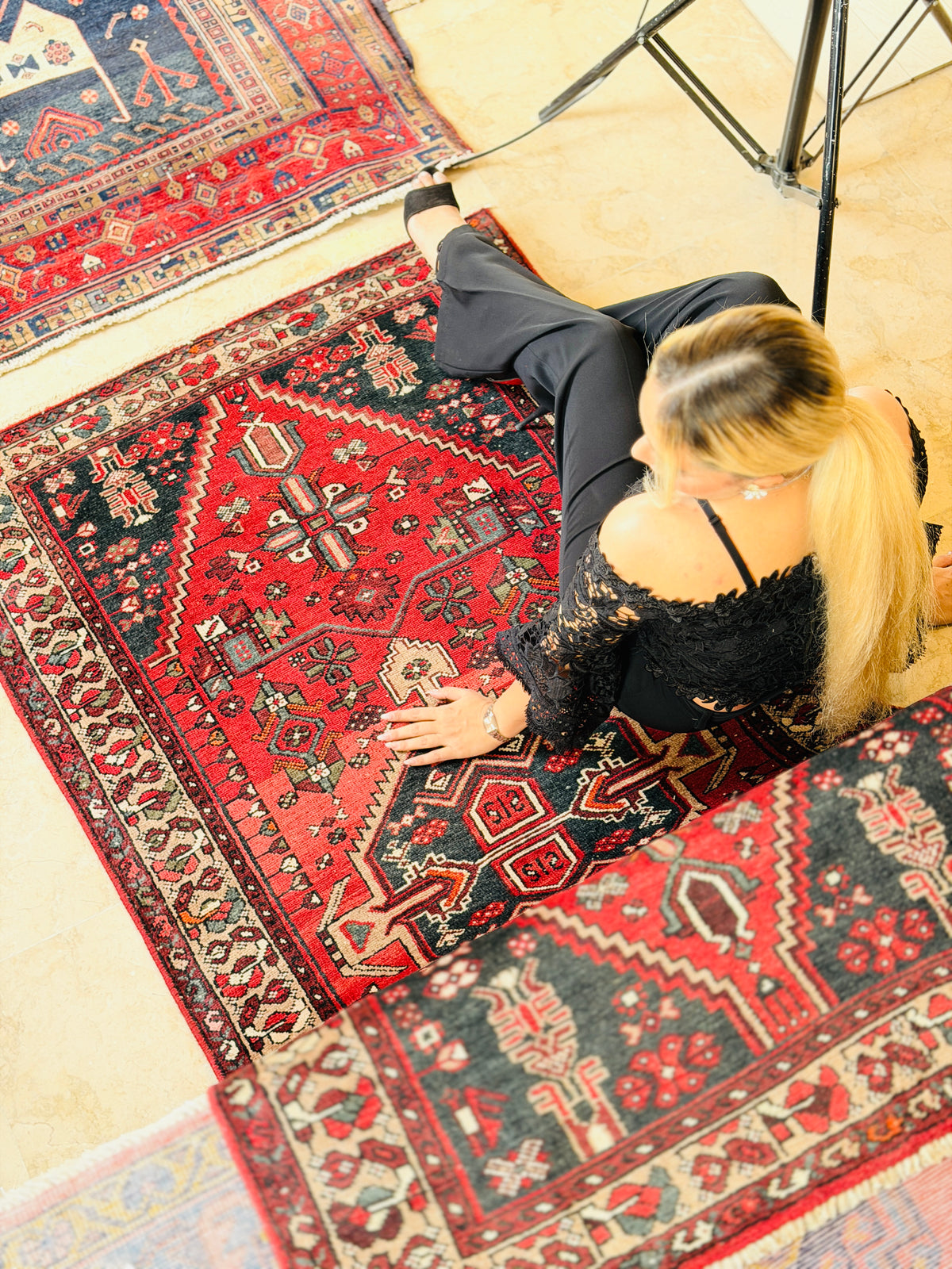 Vintage Red and Brown Diamond medallion Hand-Knotted Area Rug – 6' 6" x 3' 3" (199 x 100 cm)