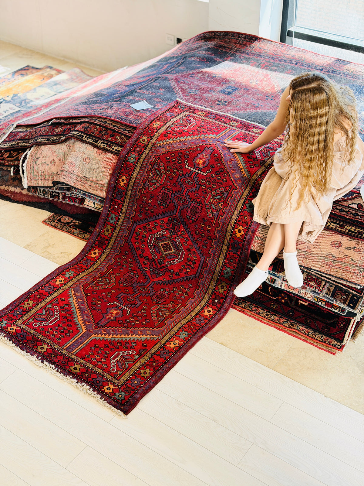 Vintage Red Geometric Medallion Hand-Knotted Area Rug – 6' 10" x 3' 5" (209 x 105 cm)