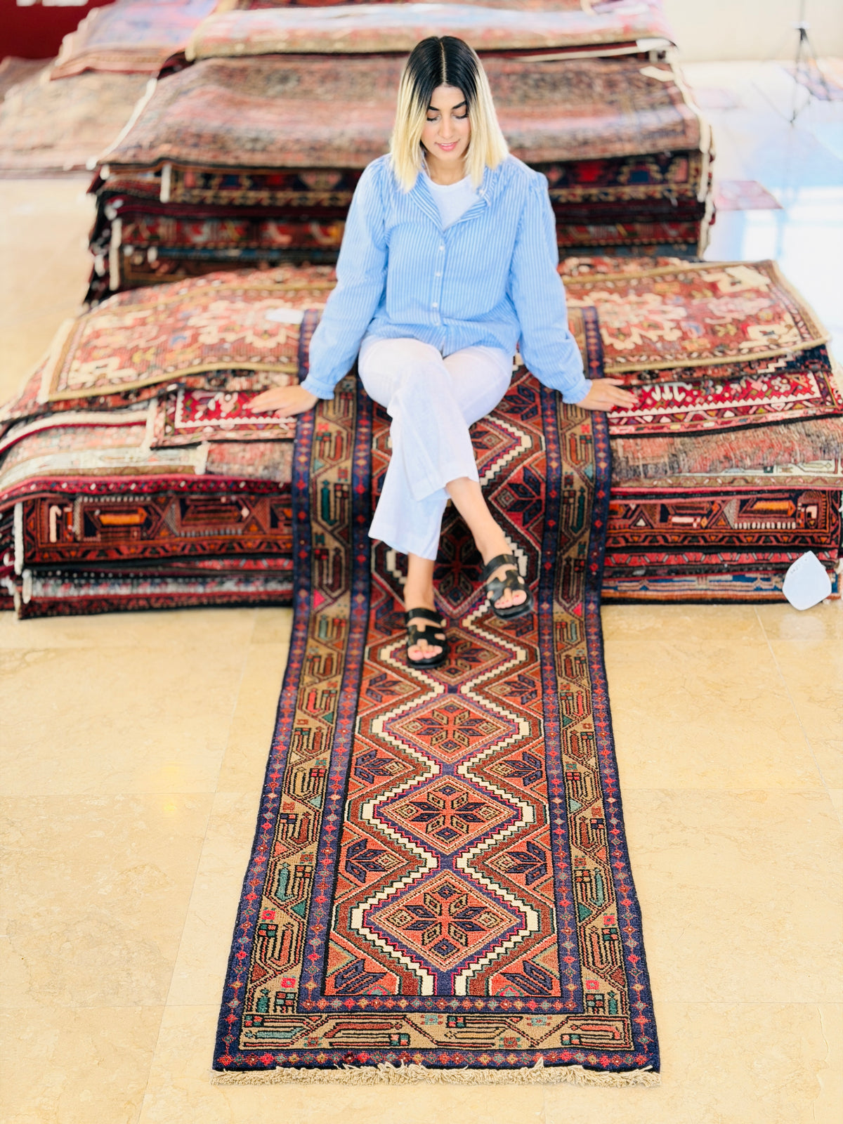 Vintage Diamond Medallion Narrow Runner Rug, Red – 8' 6" x 2' 5" (260 x 73 cm)