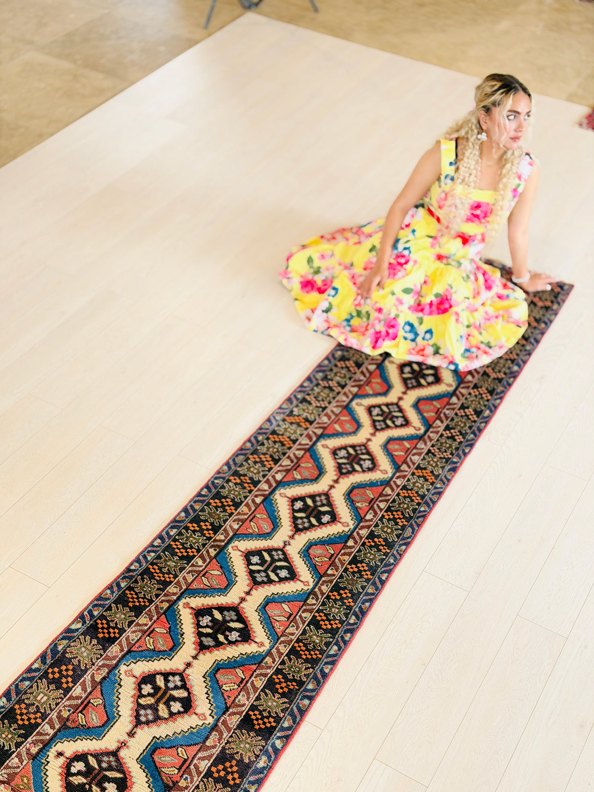 Vintage Geometric Narrow Runner Rug, Beige – 9' 3" x 2' 2" (281 x 66 cm)