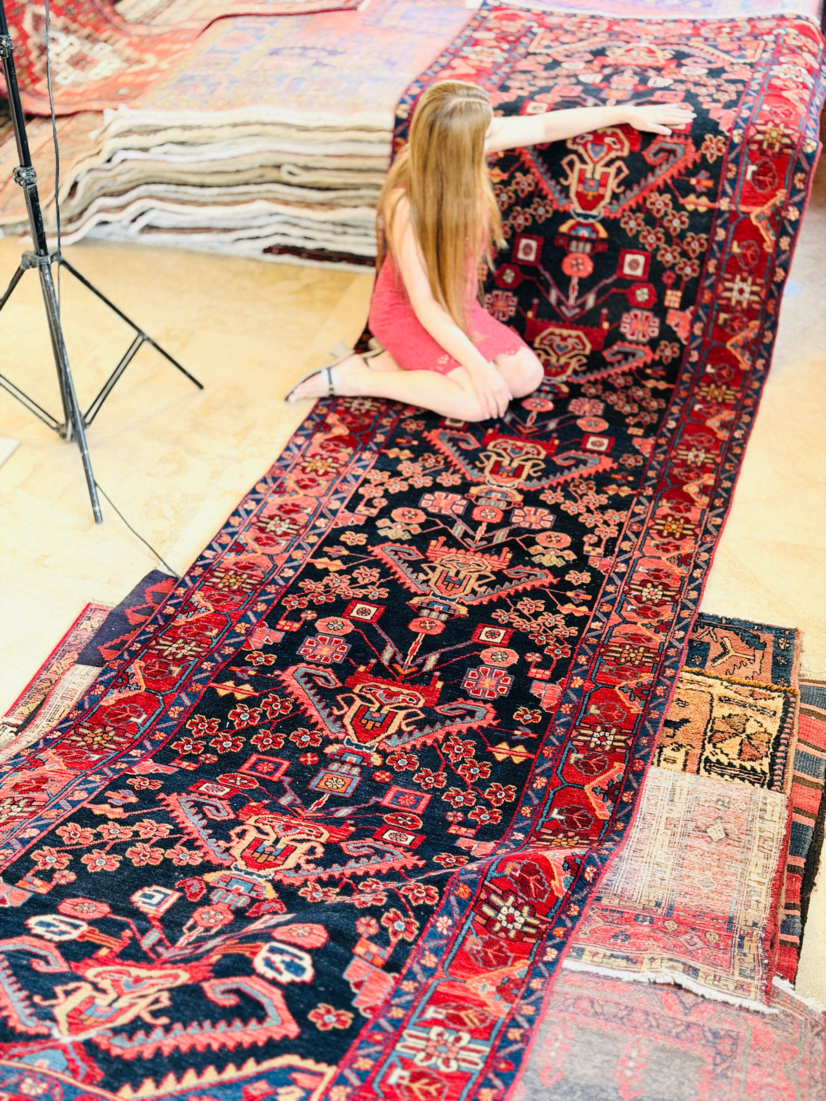 Vintage Geometric Medallion Runner Rug, Navy Blue & Red – 15' 7" x 3' 11" (474 x 119 cm)