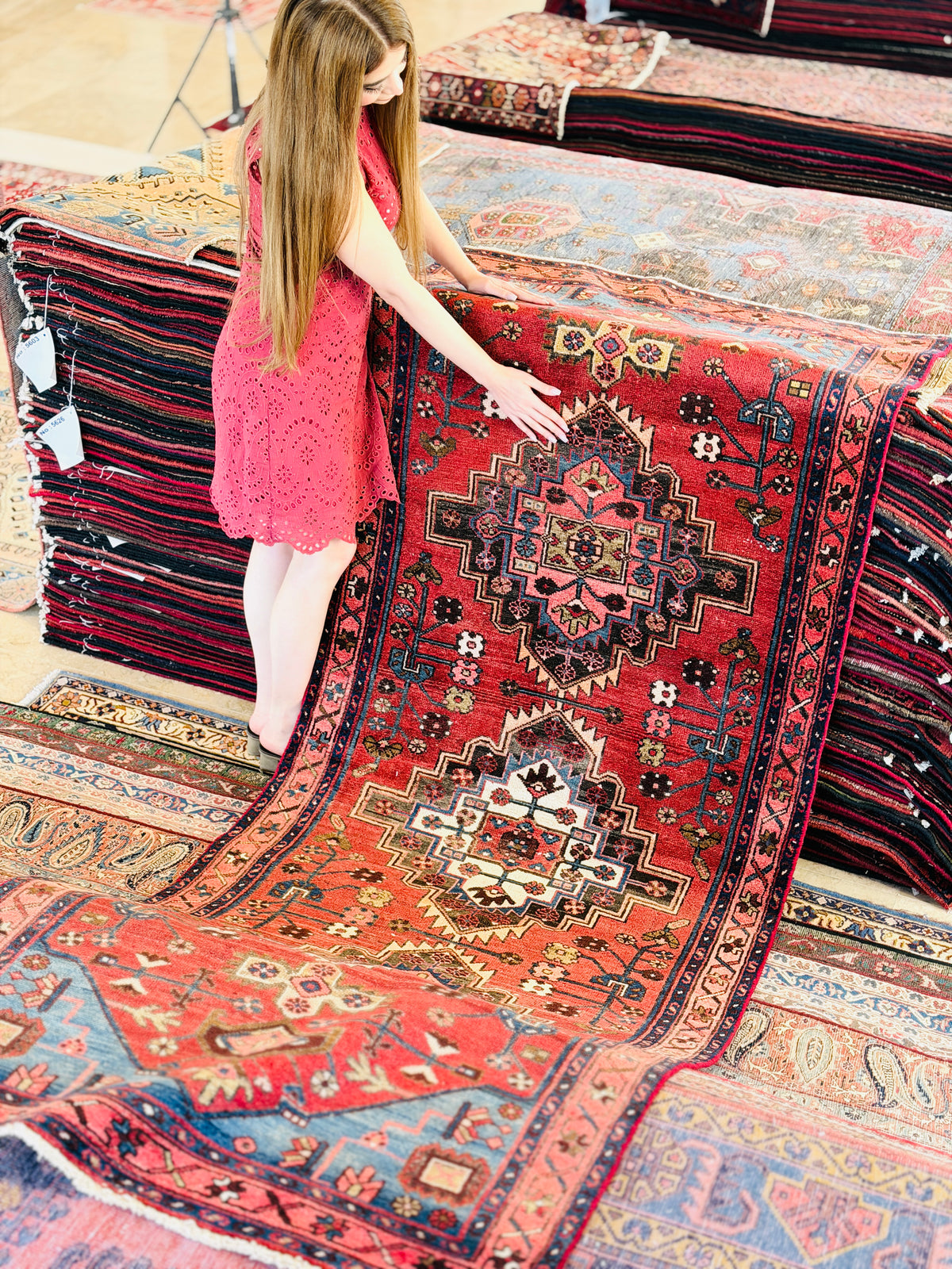 Vintage Repeating Medallion Runner Rug, Red & Blue – 9' 7" x 3' 5" (293 x 104 cm)