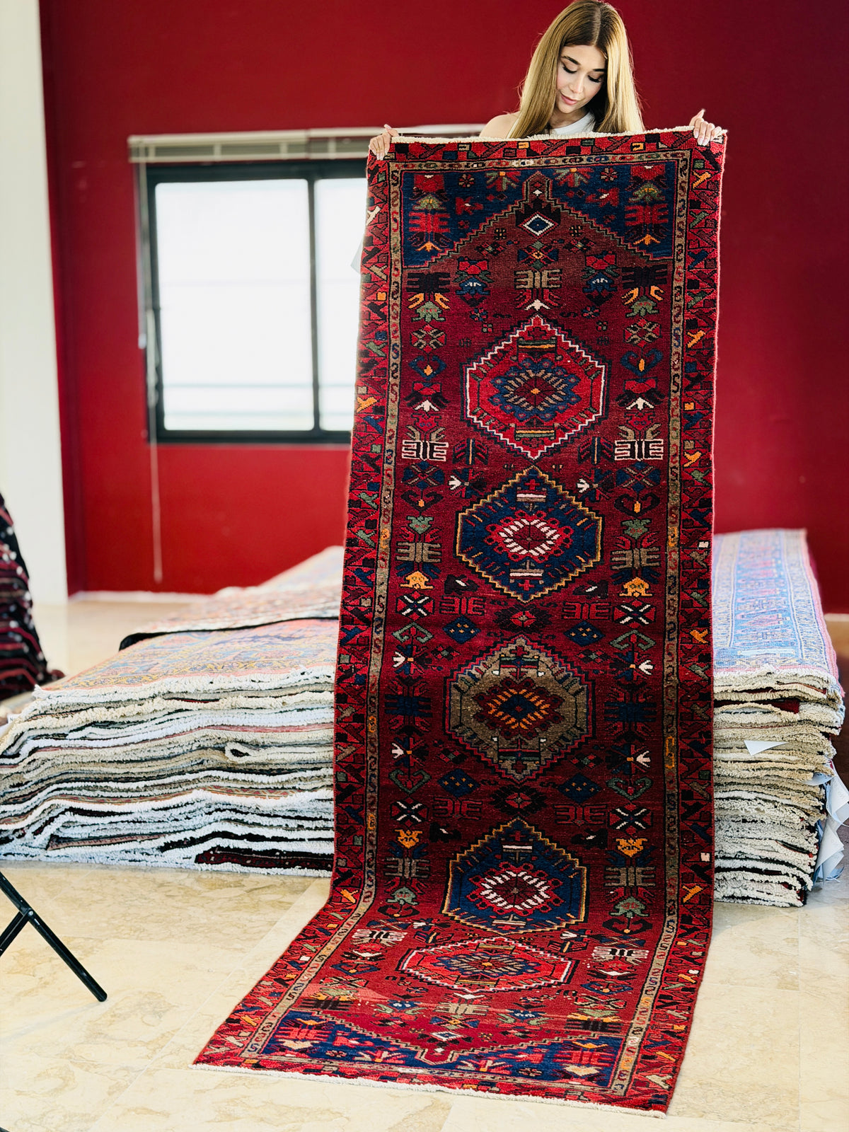 Vintage Repeating Medallion Runner Rug, Red & Navy Blue – 9' 3" x 3' 1" (282 x 93 cm)