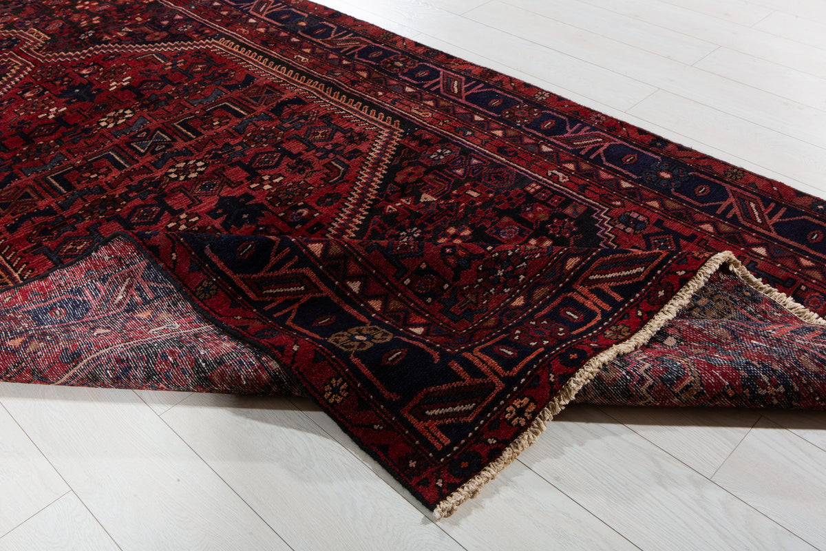 Vintage Black & Rust Red Geometric Allover Wool Rug – 9' 10" x 4' 10" (300 x 148 cm)