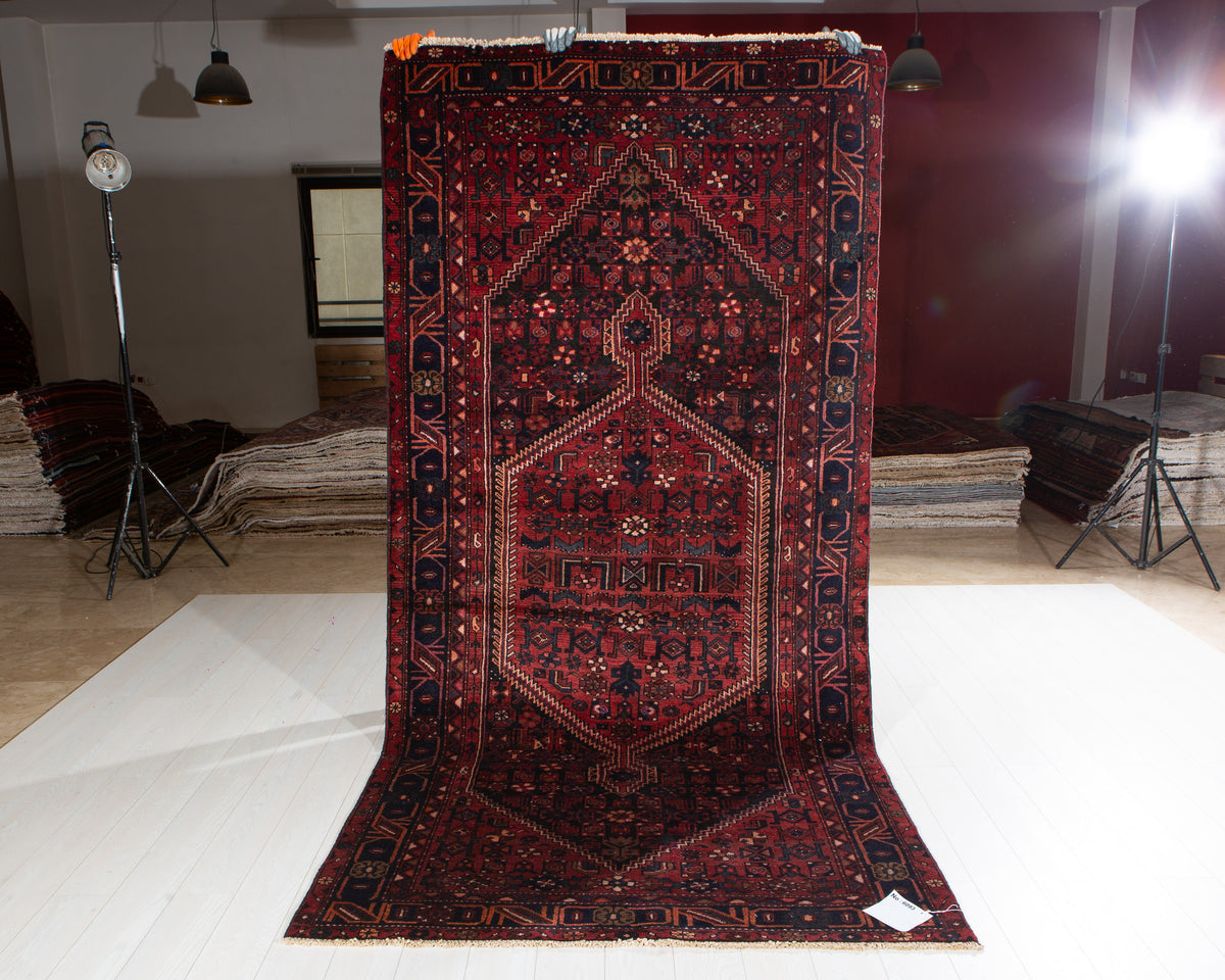 Vintage Black & Rust Red Geometric Allover Wool Rug – 9' 10" x 4' 10" (300 x 148 cm)