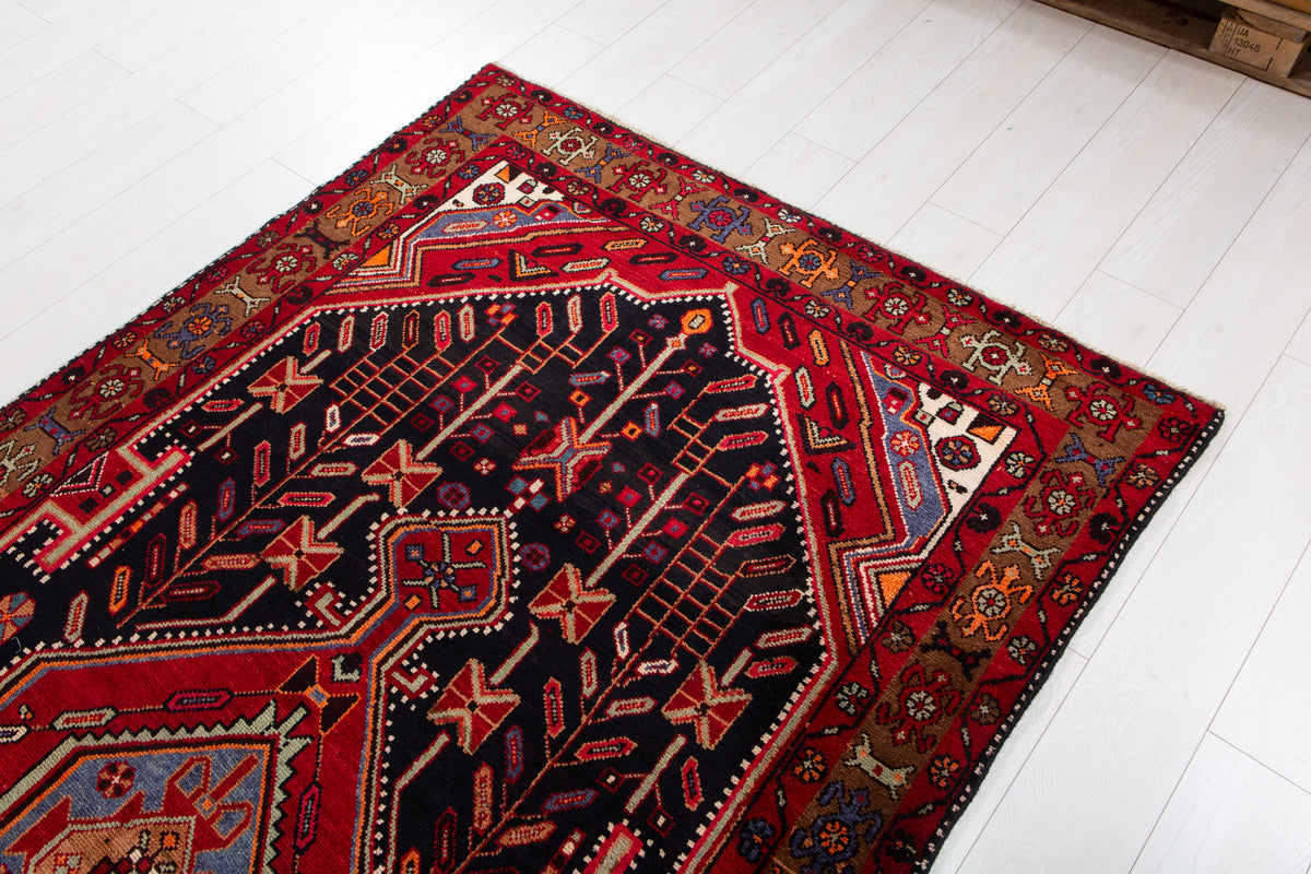 Vintage Deep Navy Blue & Red Geometric Medallion Wool Rug – 8' 11" x 4' 9" (272 x 145 cm)