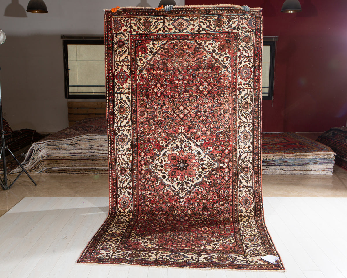 Vintage Rust Red & Beige Wool Rug – 10' 4" x 5' 3" (316 x 159 cm)