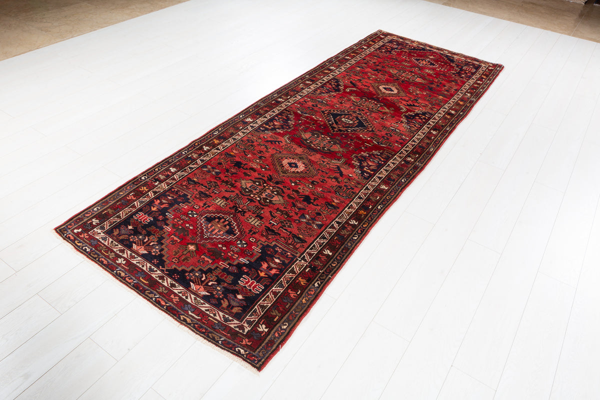 Vintage Floral Medallion Runner Rug, Red – 9' 9" x 3' 6" (296 x 107 cm)