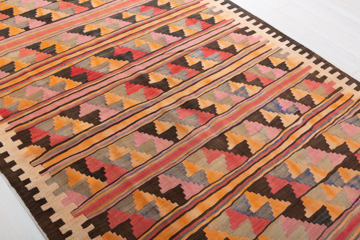Vintage Multicolour Handwoven Kilim – 7' 7" x 5' 2" (231 x 158 cm)