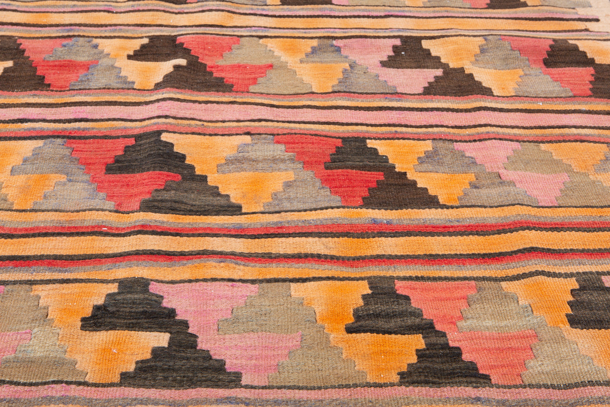 Vintage Multicolour Handwoven Kilim – 7' 7" x 5' 2" (231 x 158 cm)