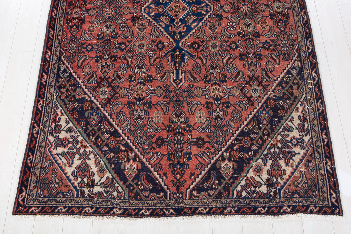 Vintage Red Hand-Knotted Wool Rug – 8' 11" x 5' 4" (271 x 163 cm)