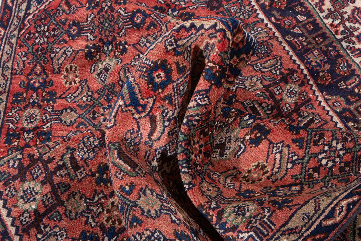 Vintage Red Hand-Knotted Wool Rug – 8' 11" x 5' 4" (271 x 163 cm)