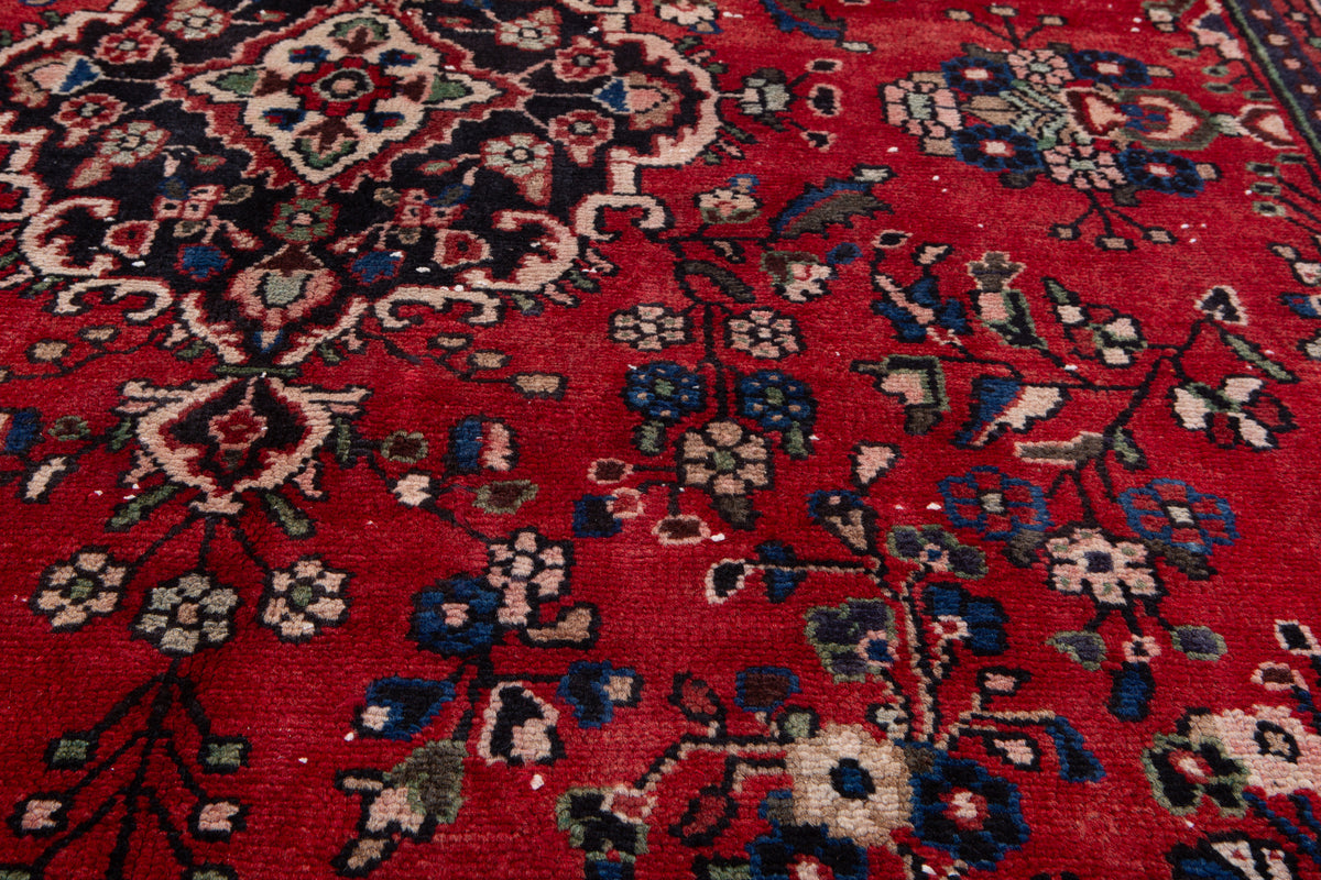 Vintage Red Hand-Knotted Wool Rug – 8' 4" x 5' 5" (253 x 165 cm)