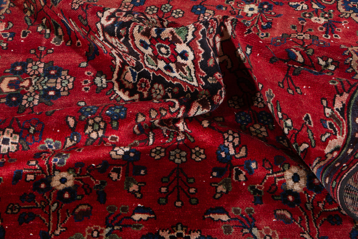 Vintage Red Hand-Knotted Wool Rug – 8' 4" x 5' 5" (253 x 165 cm)