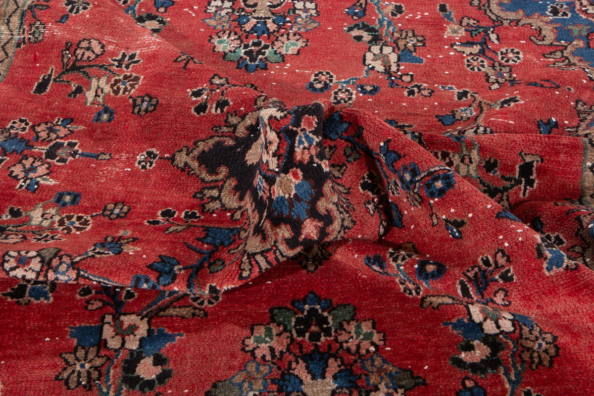 Vintage Red Hand-Knotted Wool Rug – 7' 4" x 5' 5" (224 x 164 cm)