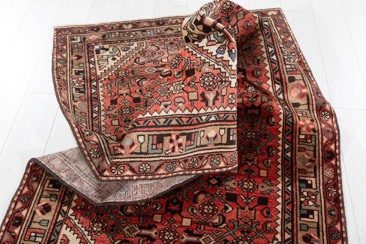 Vintage Floral Medallion Runner Rug, Bright Red – 9' 5" x 3' 5" (287 x 103 cm)