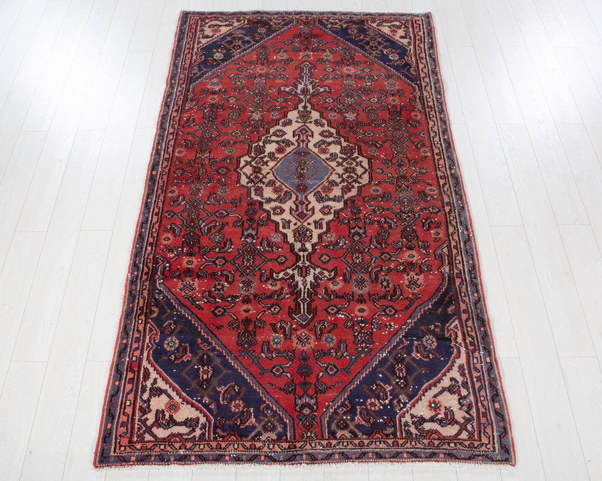 Vintage Red Hand-Knotted Wool Rug – 8' 3" x 4' 8" (252 x 141 cm)
