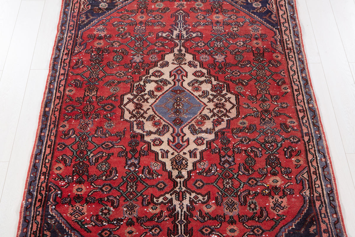 Vintage Red Hand-Knotted Wool Rug – 8' 3" x 4' 8" (252 x 141 cm)