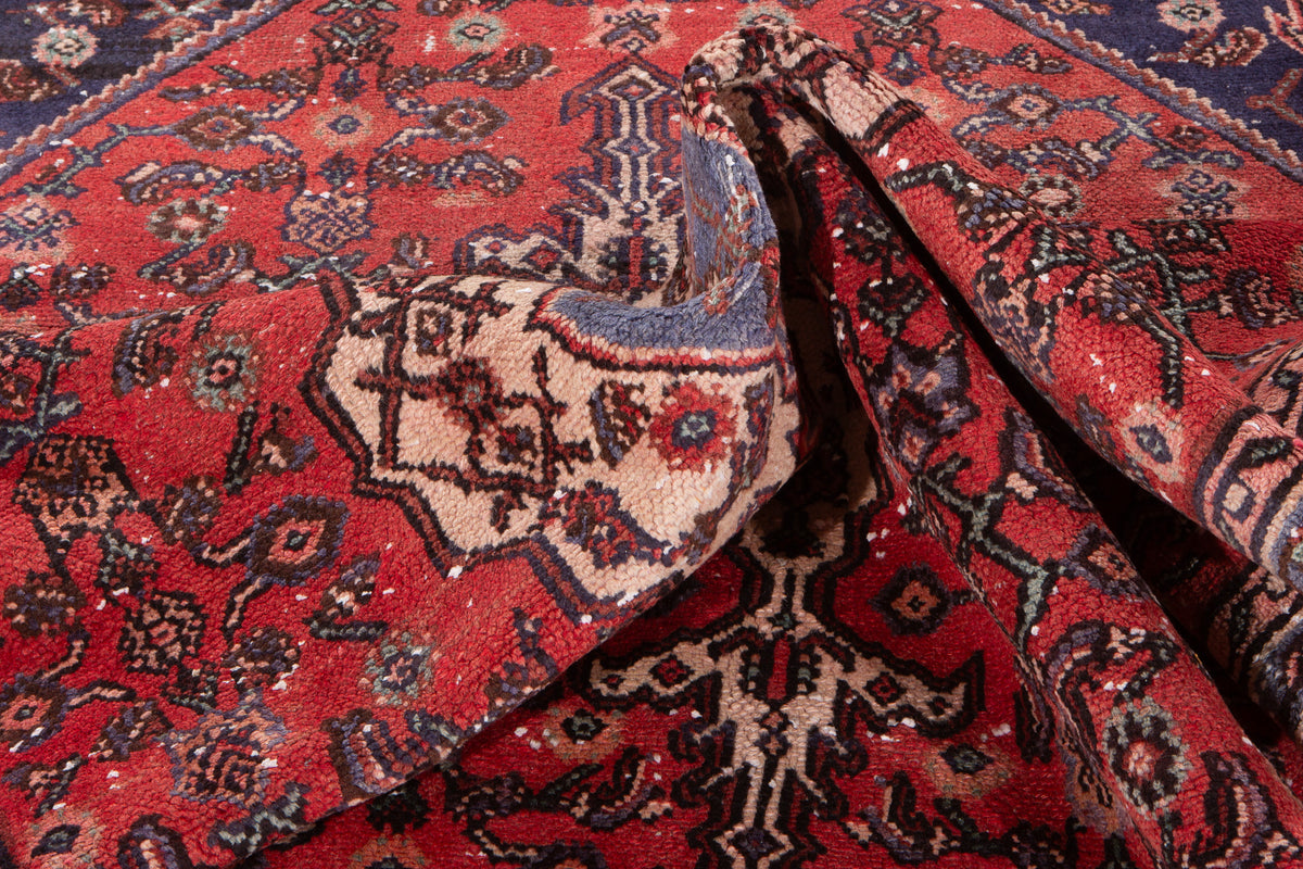 Vintage Red Hand-Knotted Wool Rug – 8' 3" x 4' 8" (252 x 141 cm)