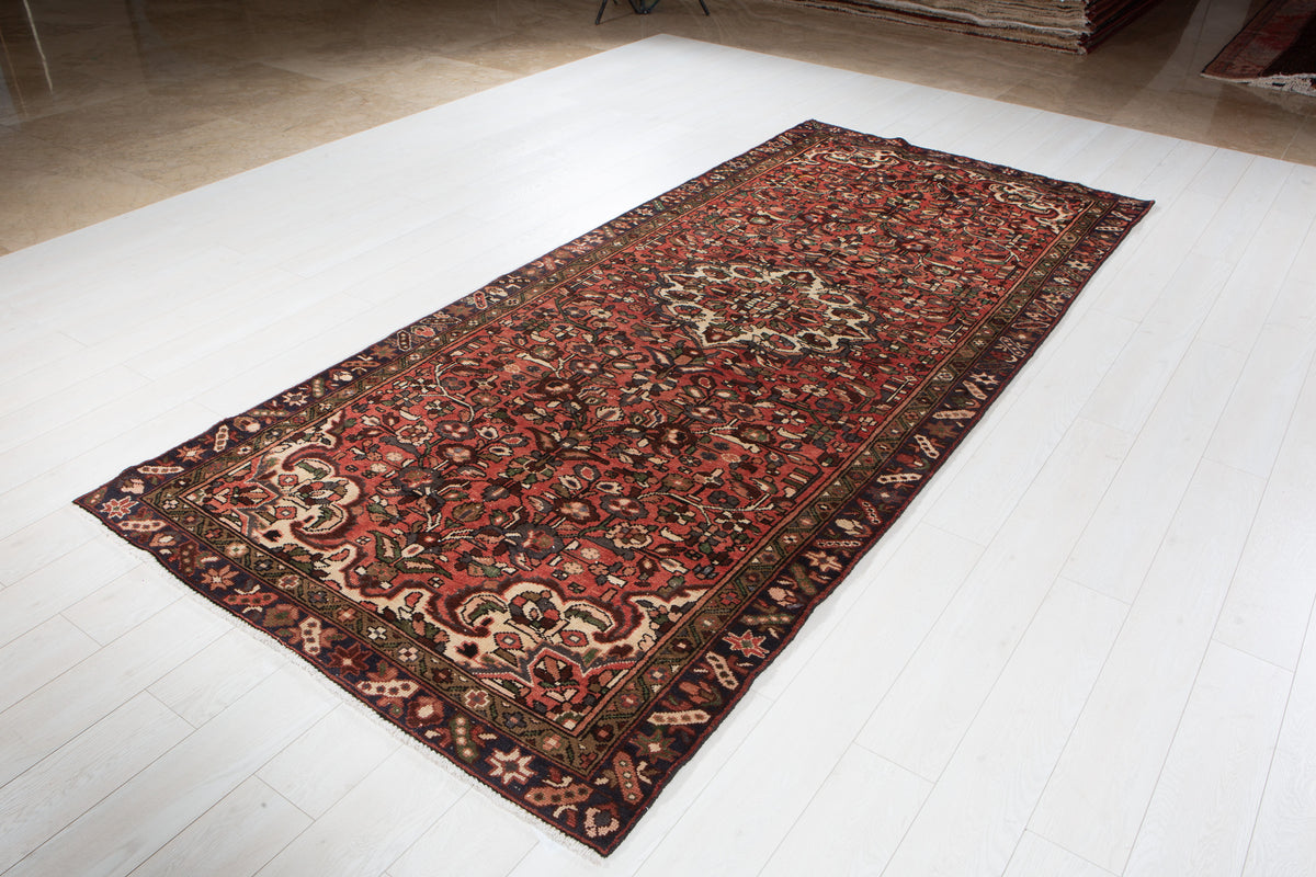 Vintage Red Hand-Knotted Wool Rug – 10' 5" x 4' 7" (318 x 139 cm)