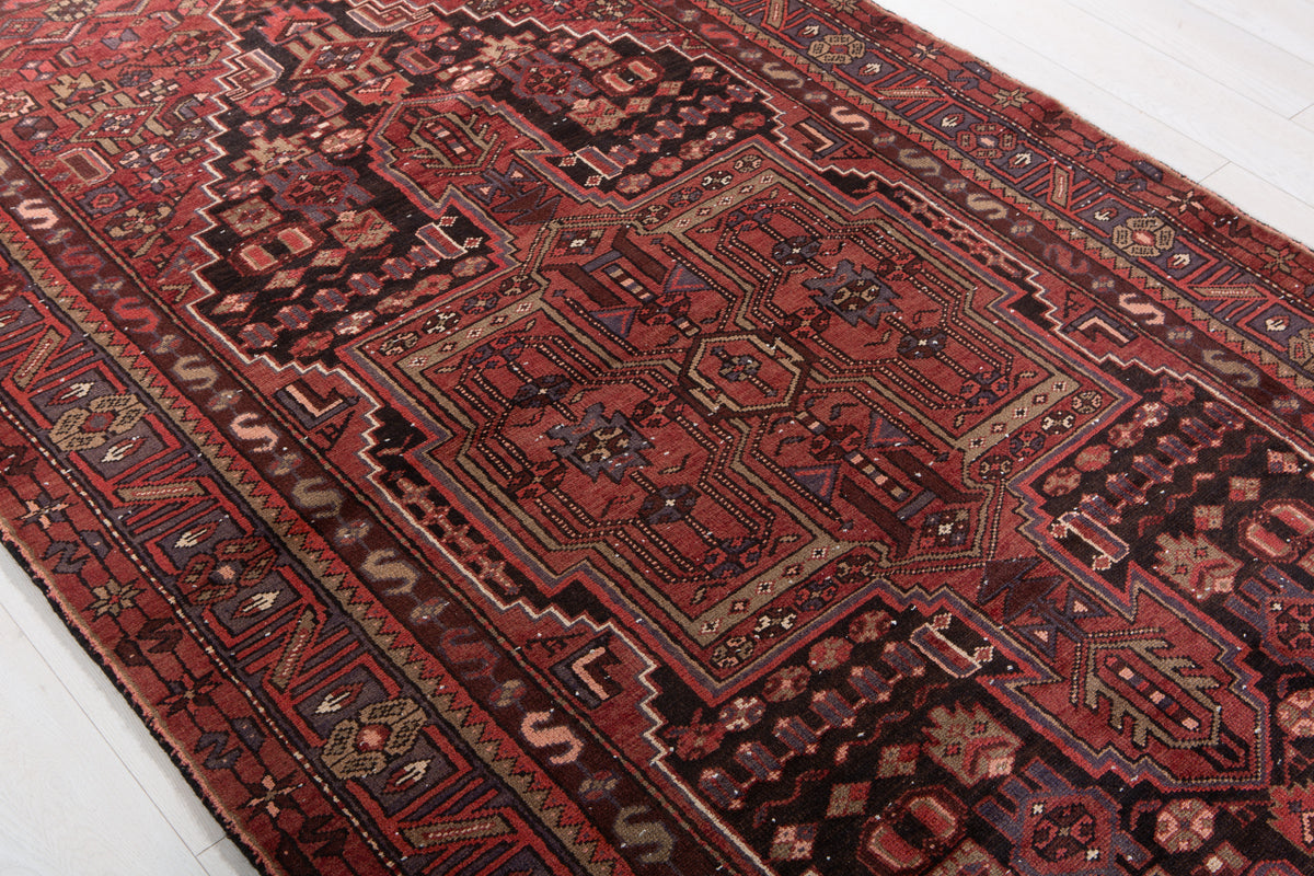Vintage Red & Black Hand-Knotted Wool Rug – 9' 4" x 4' 10" (285 x 148 cm)