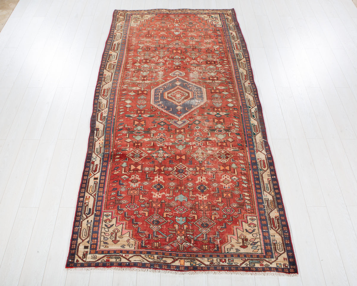 Antique Red Hand-Knotted Wool Rug – 9' 9" x 4' 10" (296 x 148 cm)