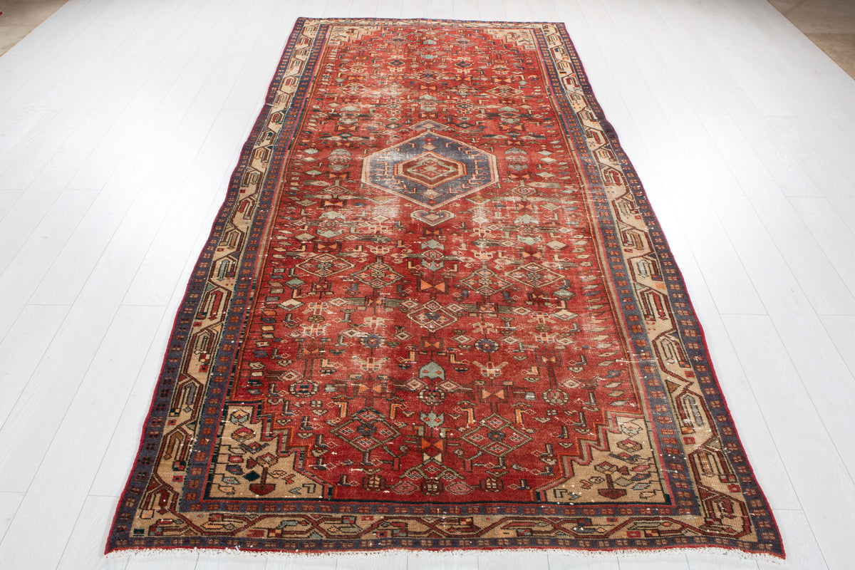 Antique Red Hand-Knotted Wool Rug – 9' 9" x 4' 10" (296 x 148 cm)
