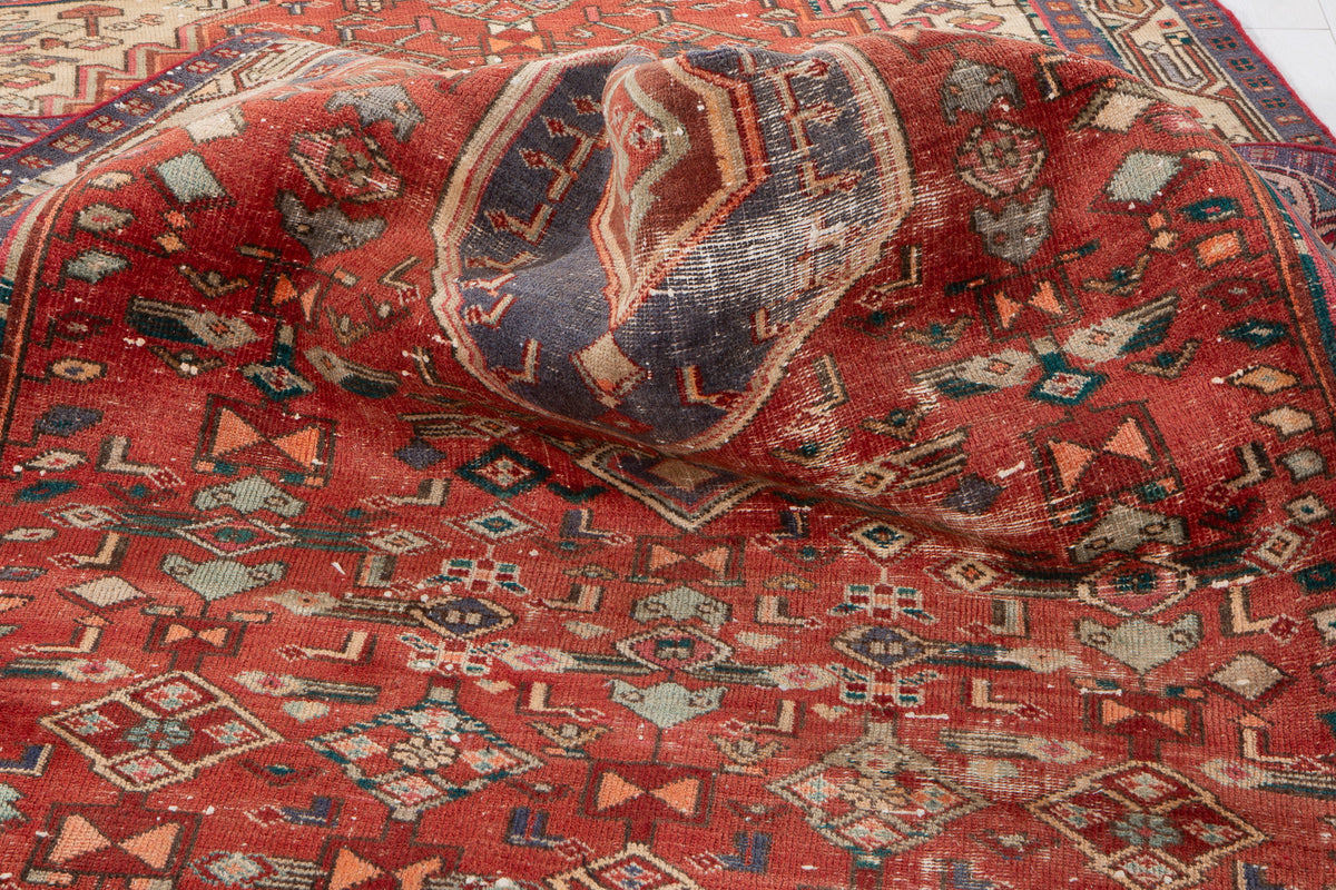 Antique Red Hand-Knotted Wool Rug – 9' 9" x 4' 10" (296 x 148 cm)