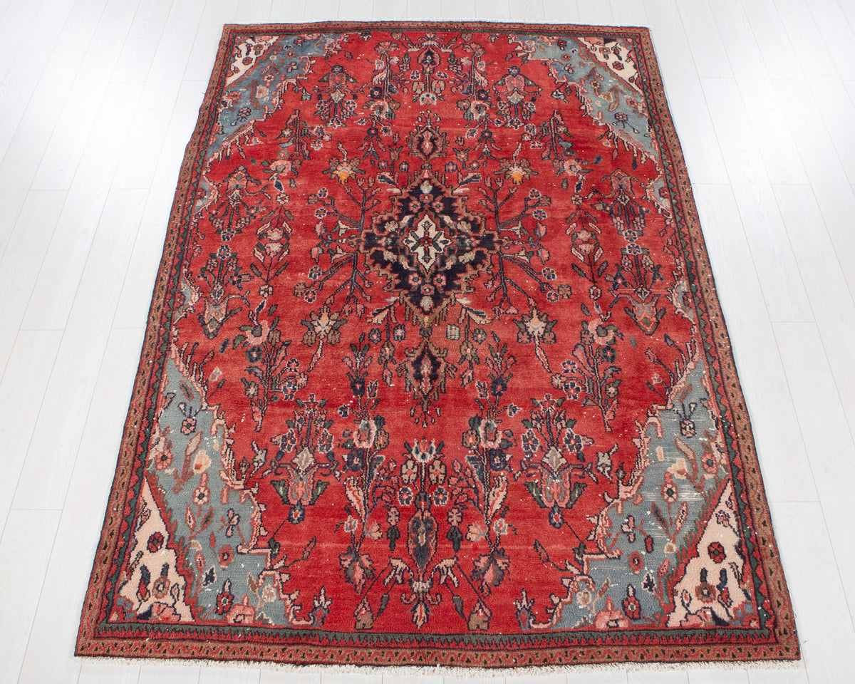 Vintage Red Hand-Knotted Wool Rug – 8' 6" x 5' 10" (260 x 178 cm)