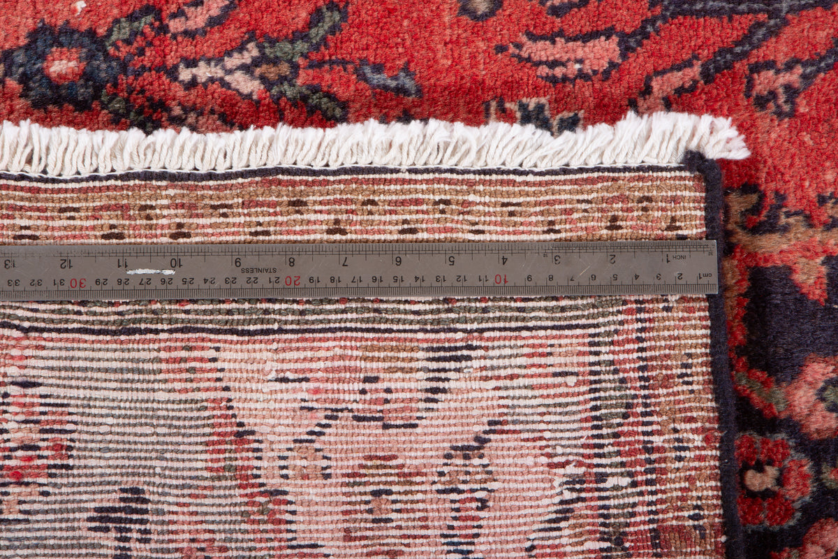 Vintage Red Hand-Knotted Wool Rug – 8' 6" x 5' 10" (260 x 178 cm)