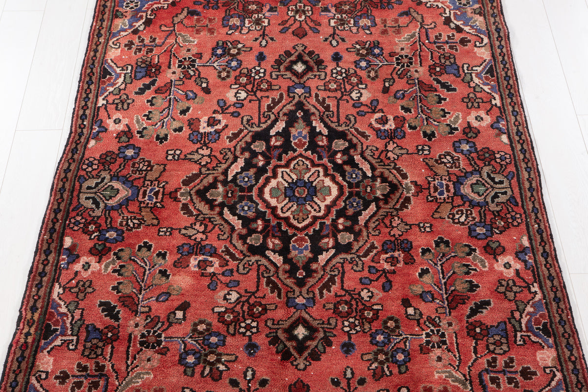 Vintage Red Hand-Knotted Wool Rug – 8' 0" x 4' 8" (245 x 143 cm)