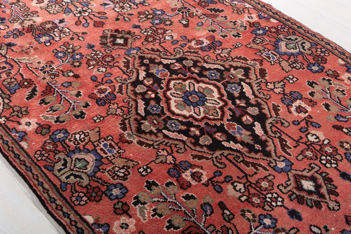 Vintage Red Hand-Knotted Wool Rug – 8' 0" x 4' 8" (245 x 143 cm)