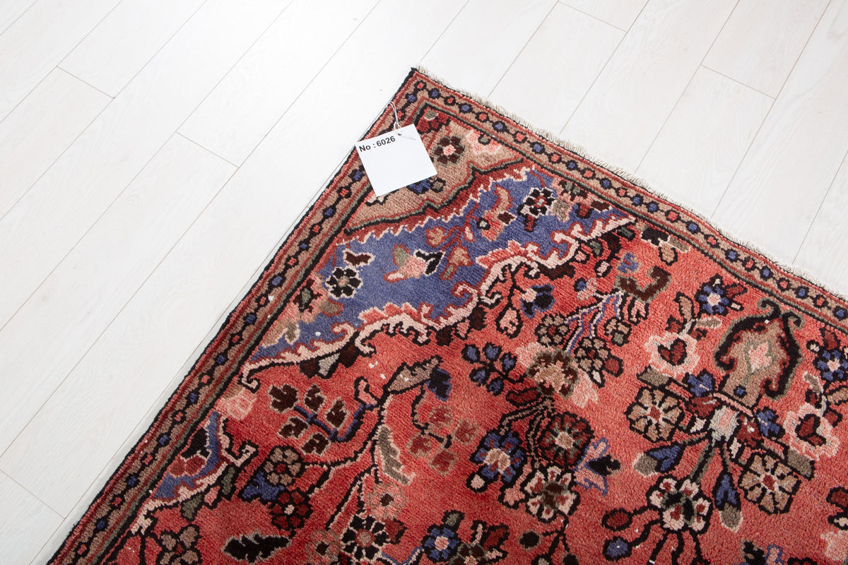 Vintage Red Hand-Knotted Wool Rug – 8' 0" x 4' 8" (245 x 143 cm)