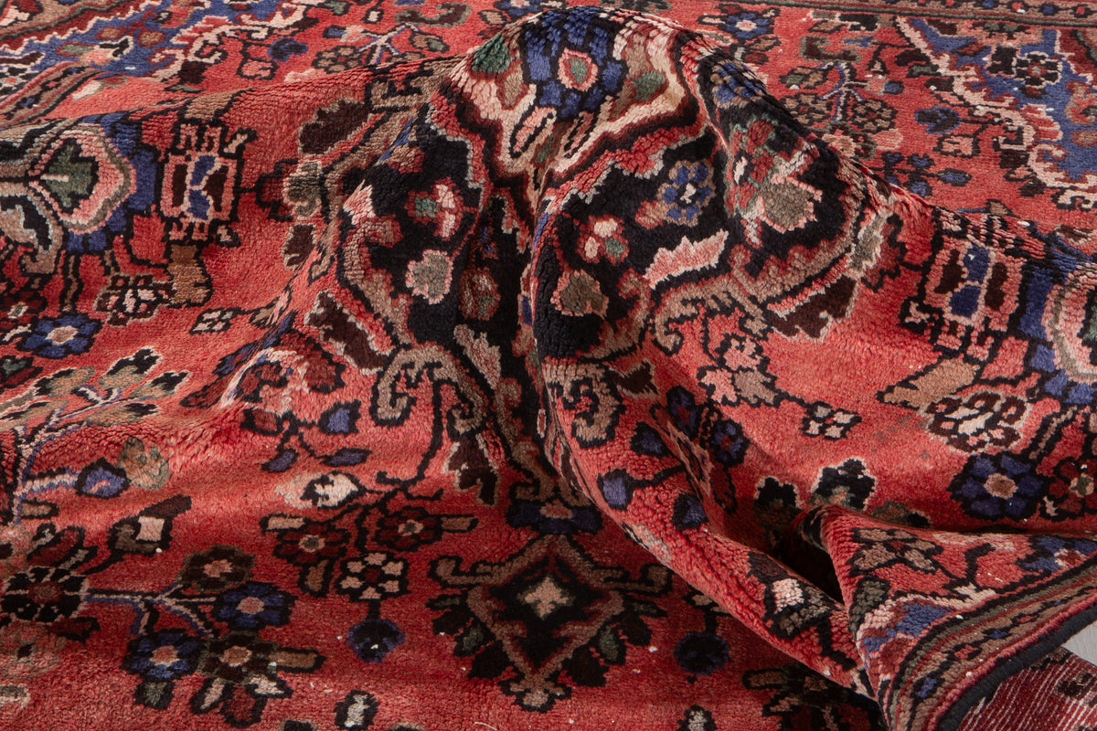 Vintage Red Hand-Knotted Wool Rug – 8' 0" x 4' 8" (245 x 143 cm)
